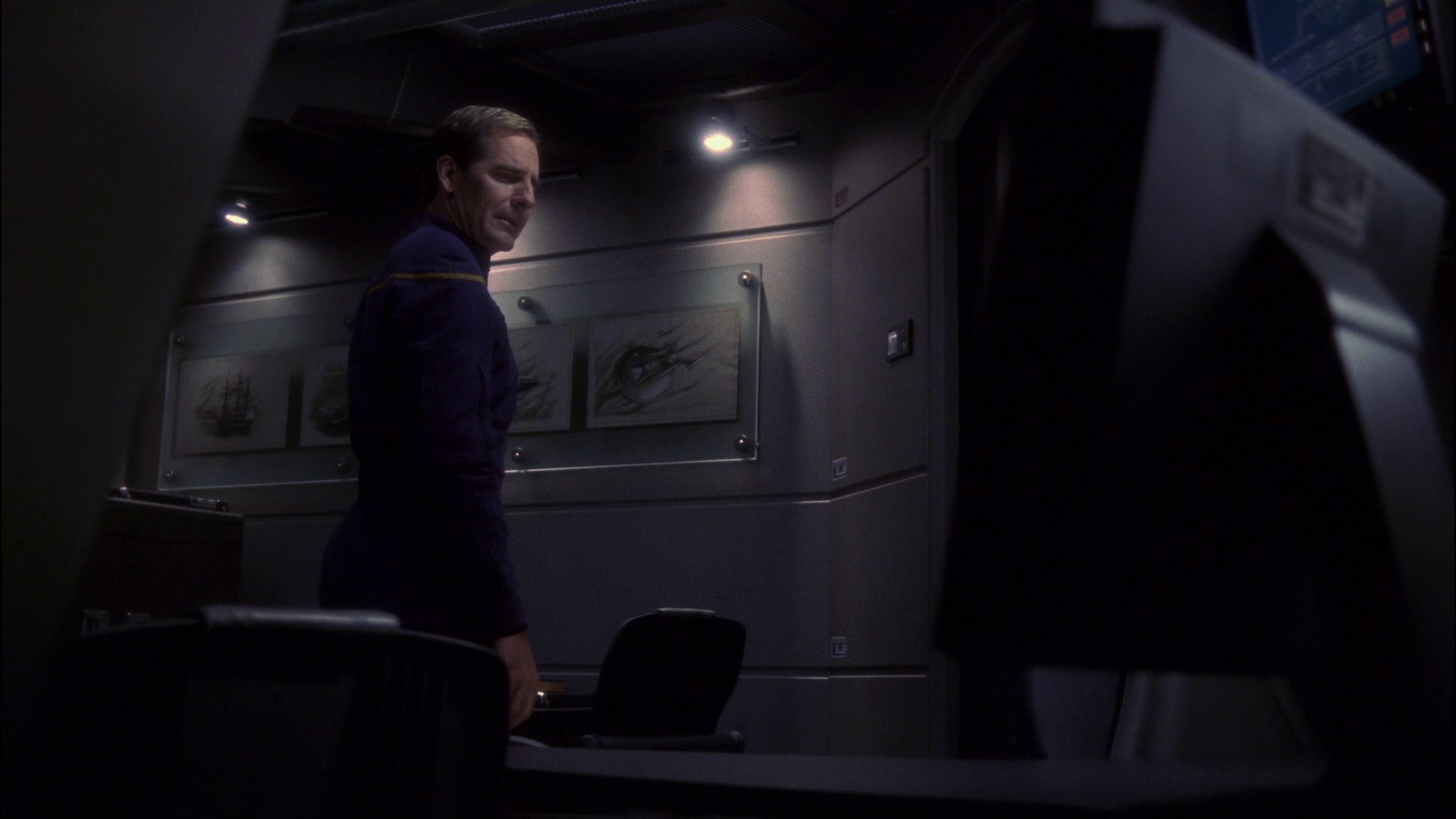 extant_StarTrek_ENT_1x15-ShadowsOfPJem_0473.jpg