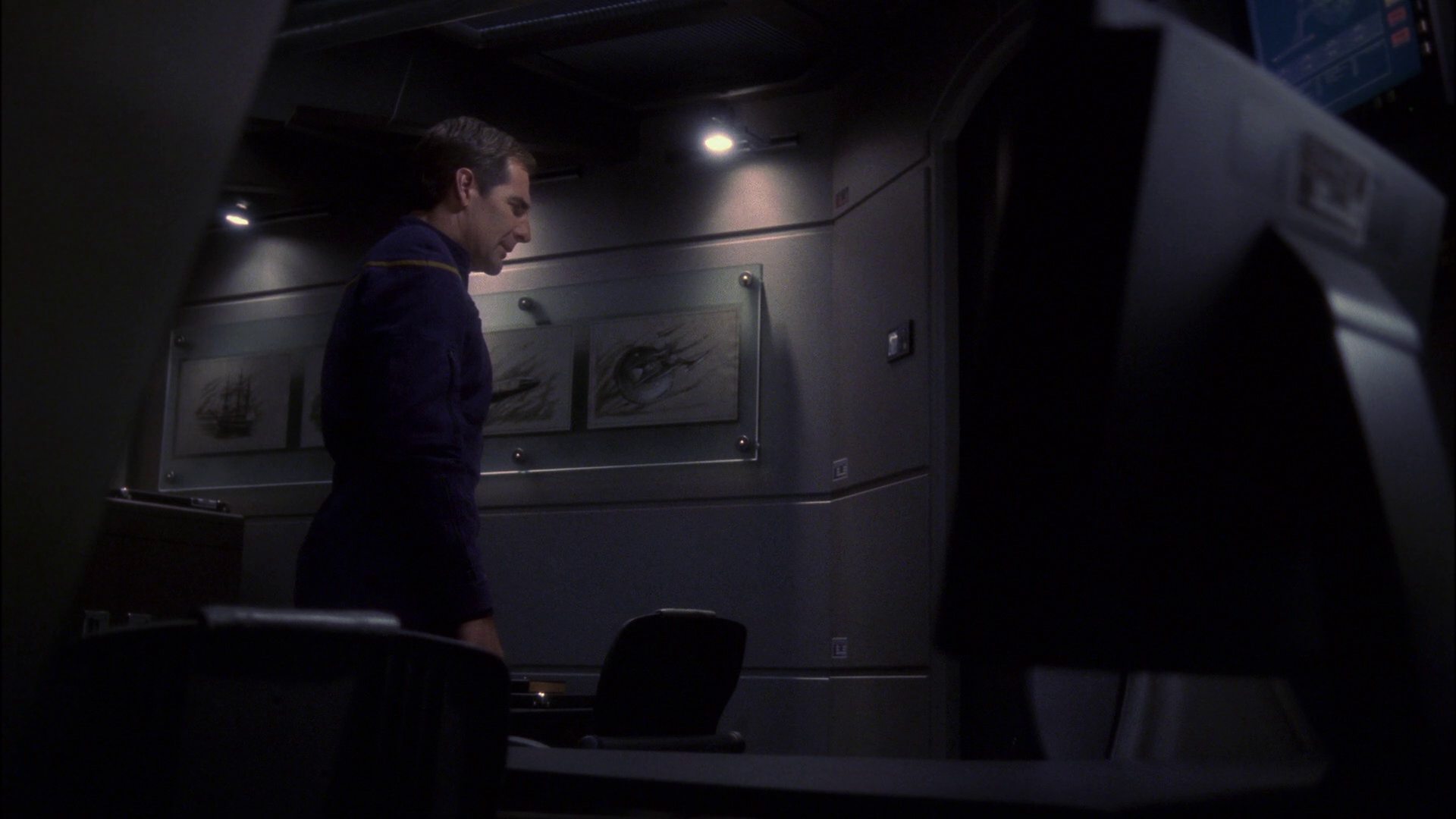 extant_StarTrek_ENT_1x15-ShadowsOfPJem_0475.jpg