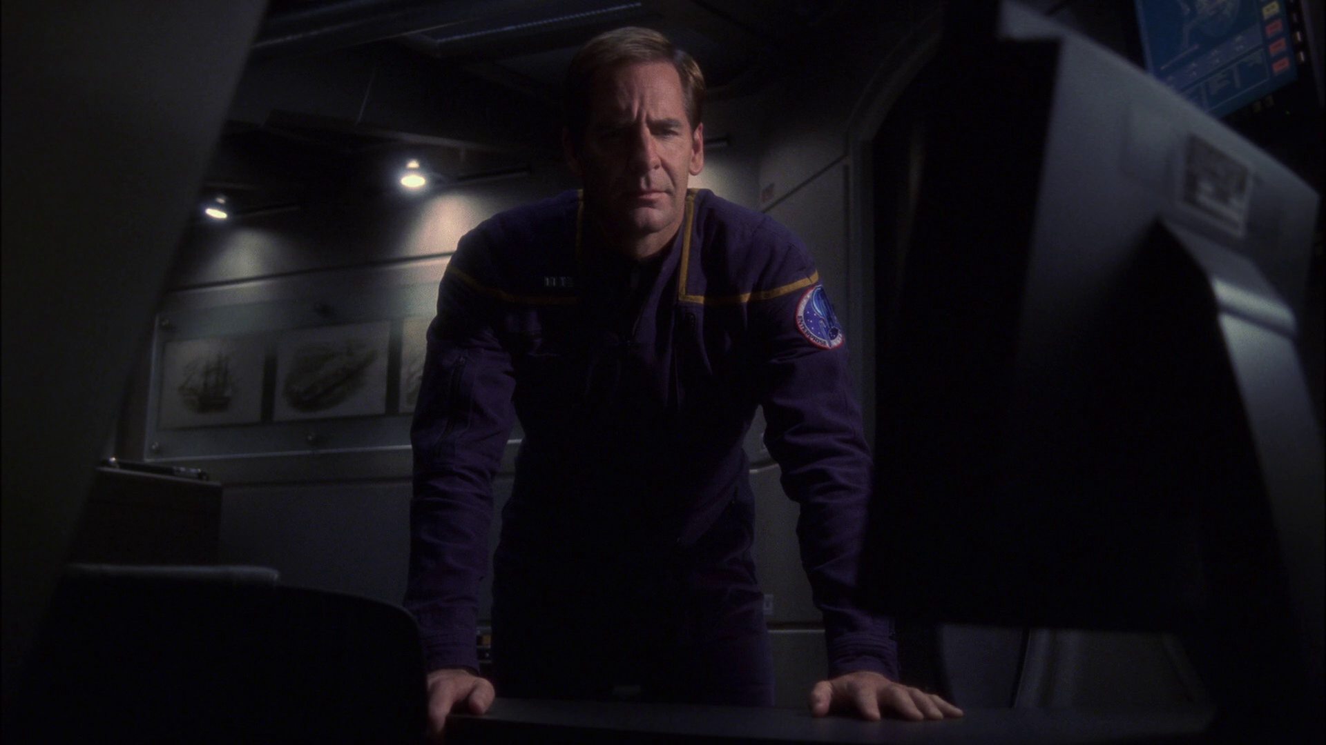 extant_StarTrek_ENT_1x15-ShadowsOfPJem_0487.jpg