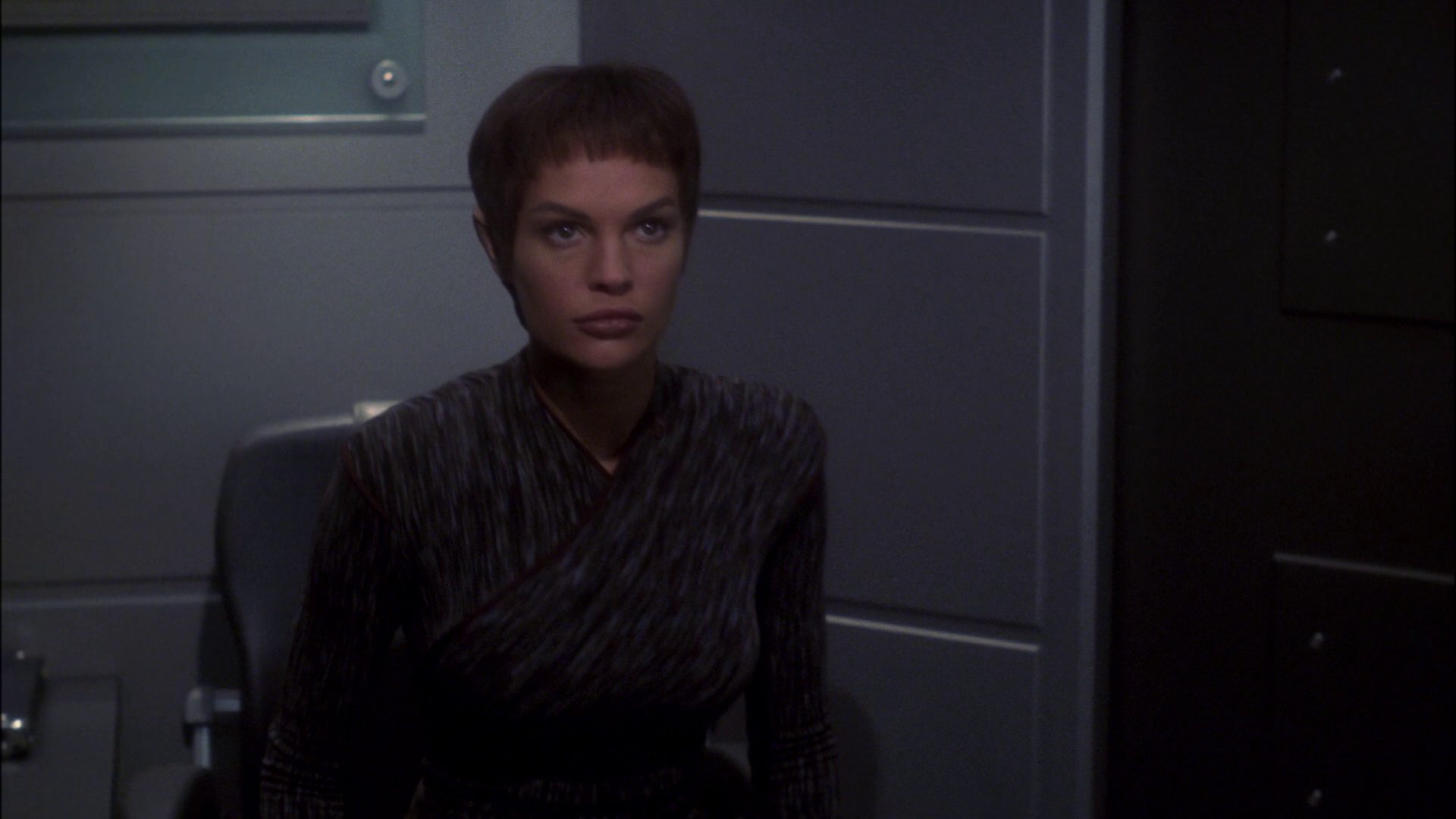 extant_StarTrek_ENT_1x15-ShadowsOfPJem_0530.jpg