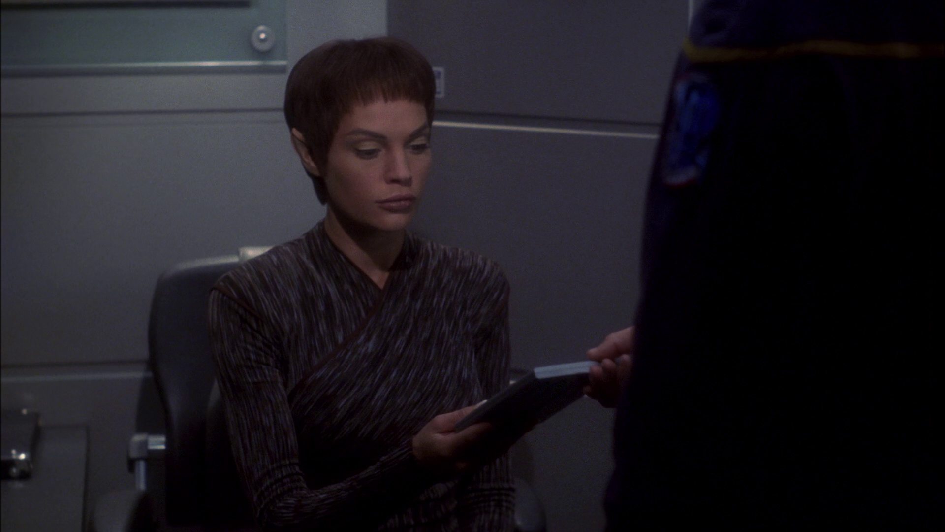 extant_StarTrek_ENT_1x15-ShadowsOfPJem_0555.jpg