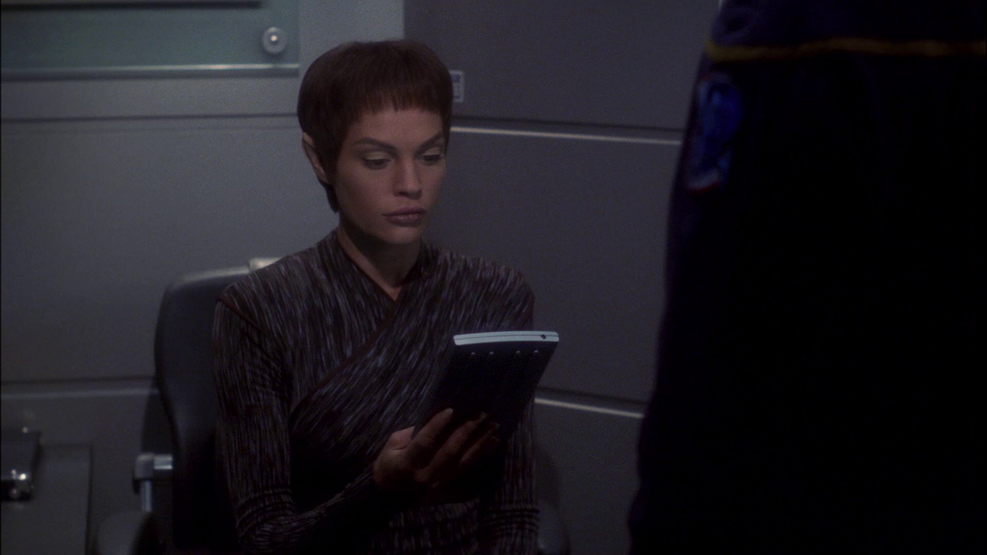 extant_StarTrek_ENT_1x15-ShadowsOfPJem_0556.jpg