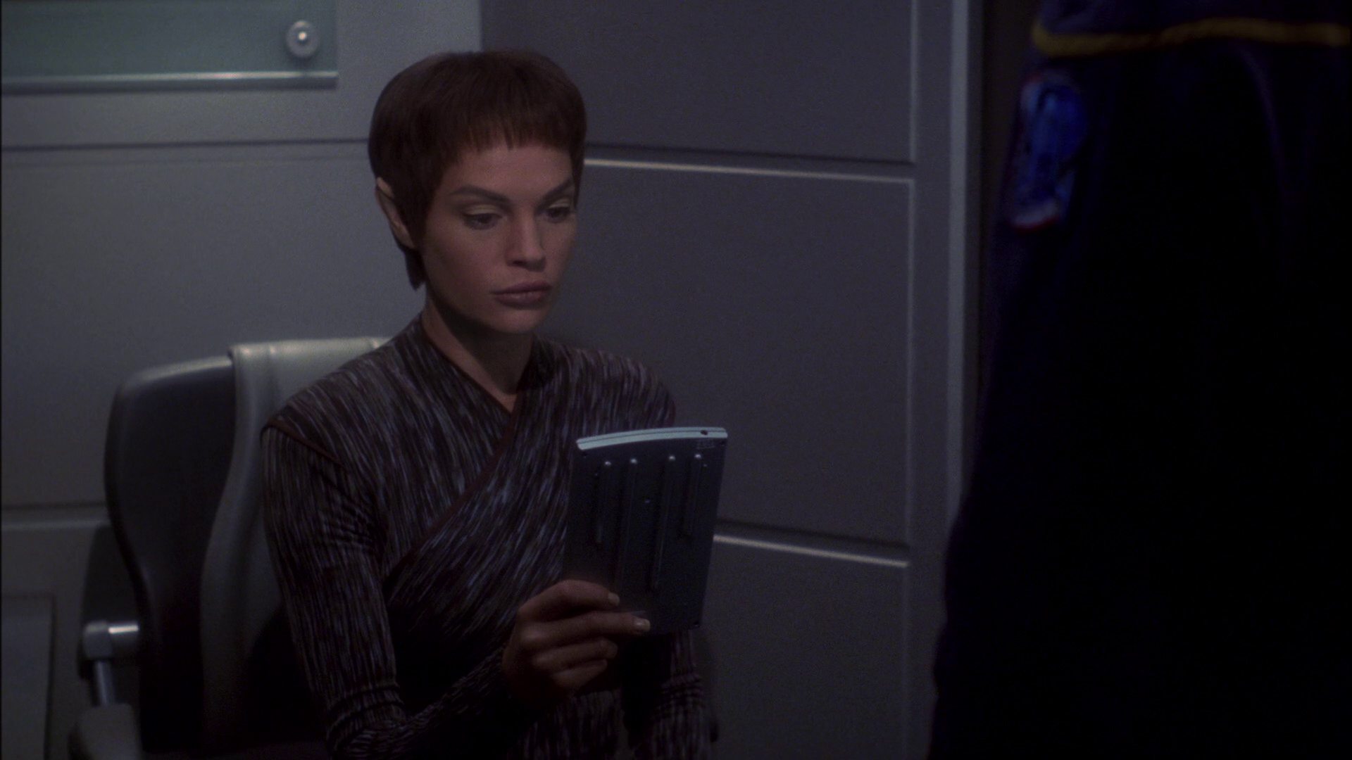 extant_StarTrek_ENT_1x15-ShadowsOfPJem_0570.jpg
