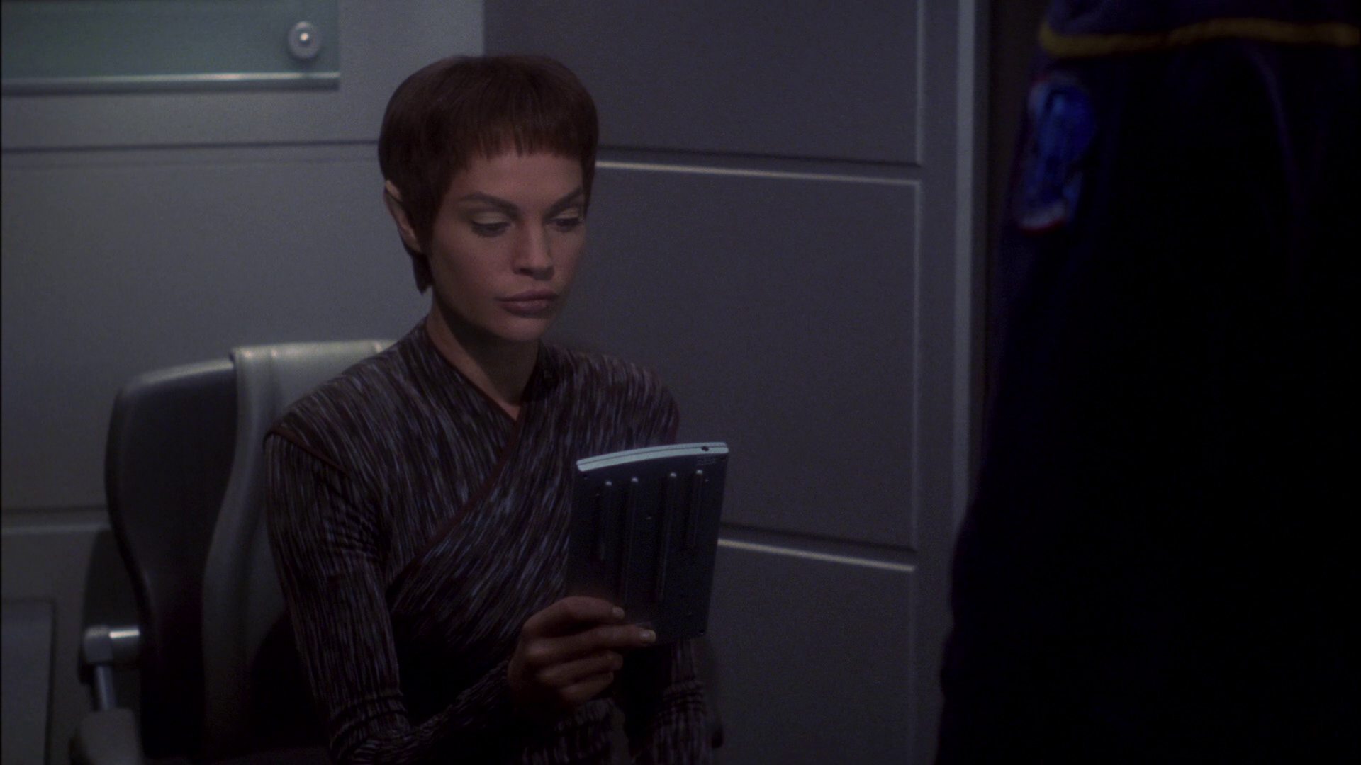 extant_StarTrek_ENT_1x15-ShadowsOfPJem_0572.jpg