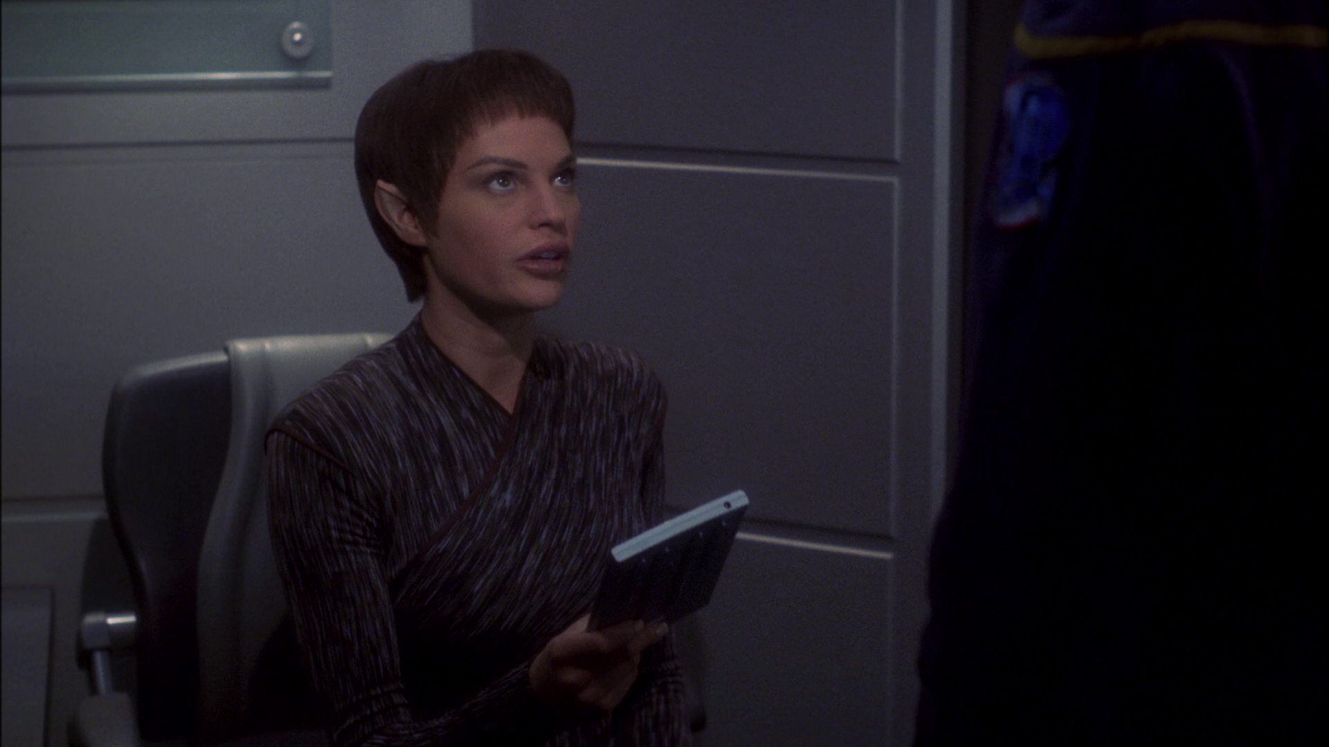 extant_StarTrek_ENT_1x15-ShadowsOfPJem_0576.jpg