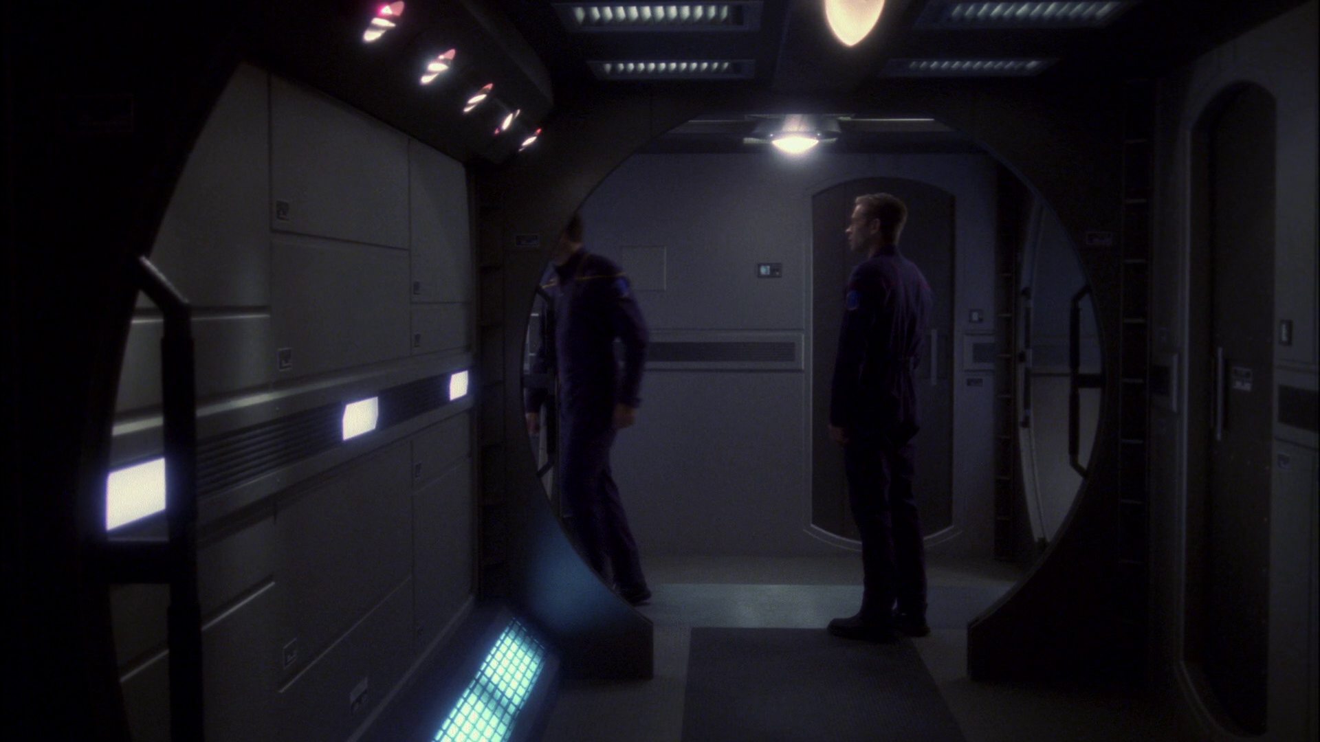 extant_StarTrek_ENT_1x15-ShadowsOfPJem_0793.jpg