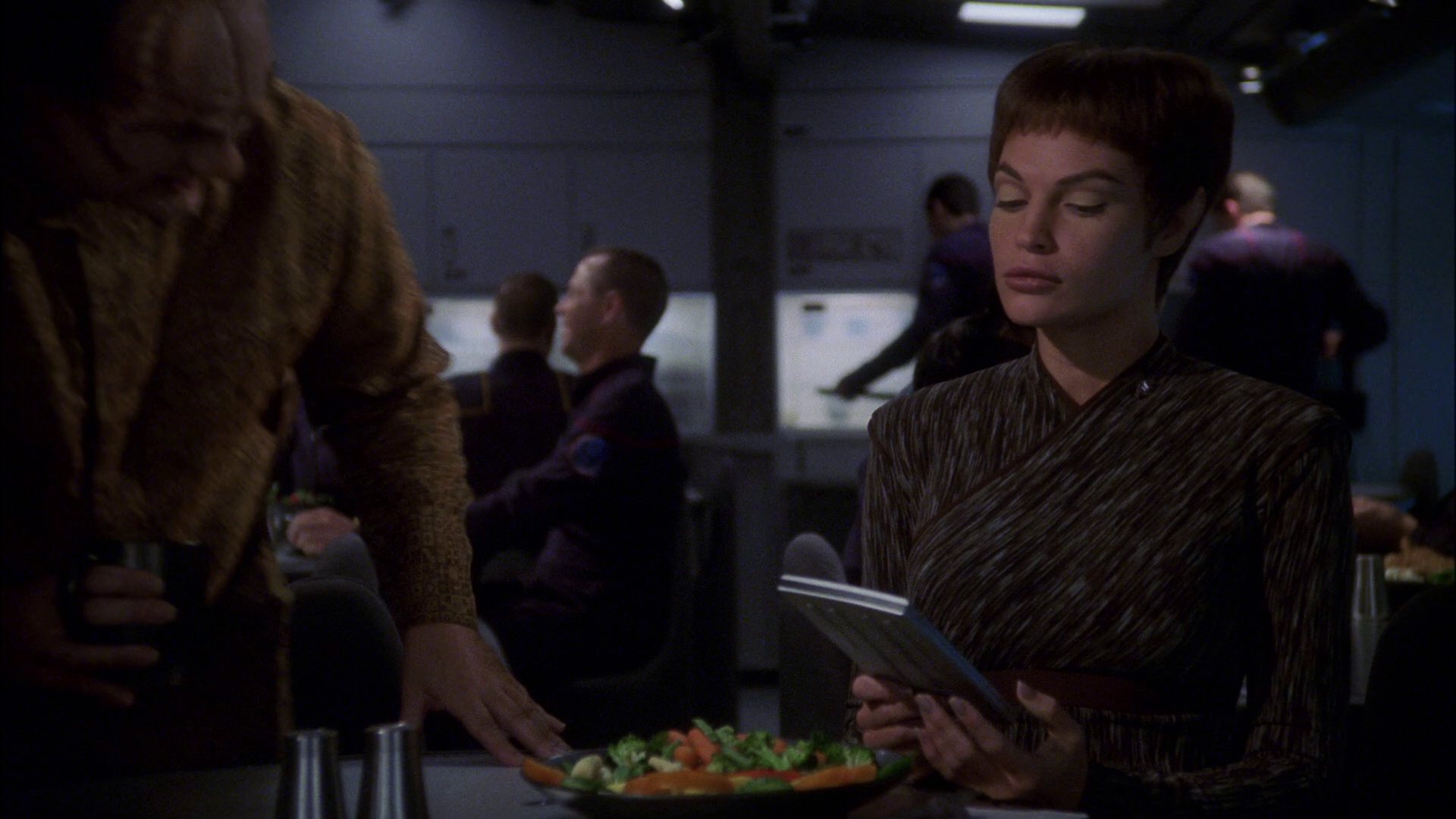 extant_StarTrek_ENT_1x15-ShadowsOfPJem_0802.jpg