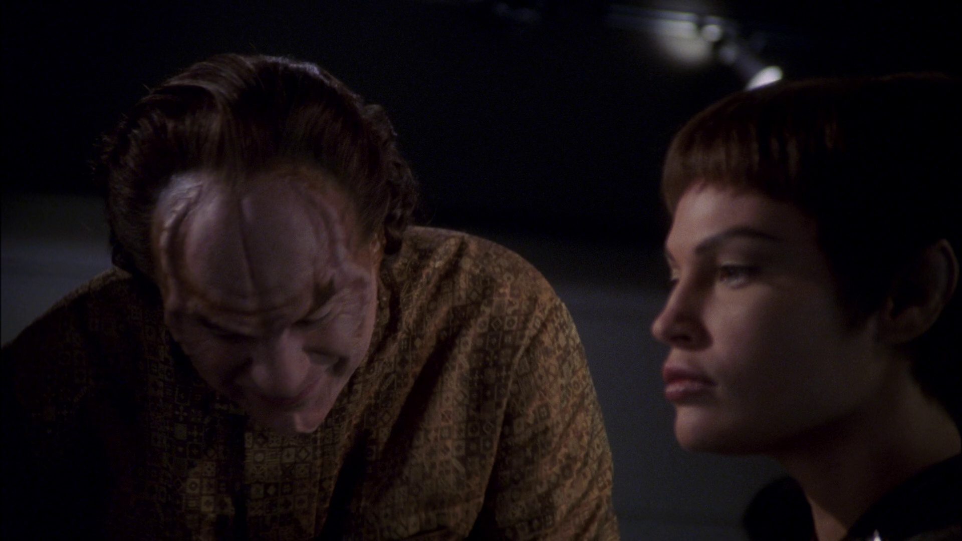 extant_StarTrek_ENT_1x15-ShadowsOfPJem_0916.jpg