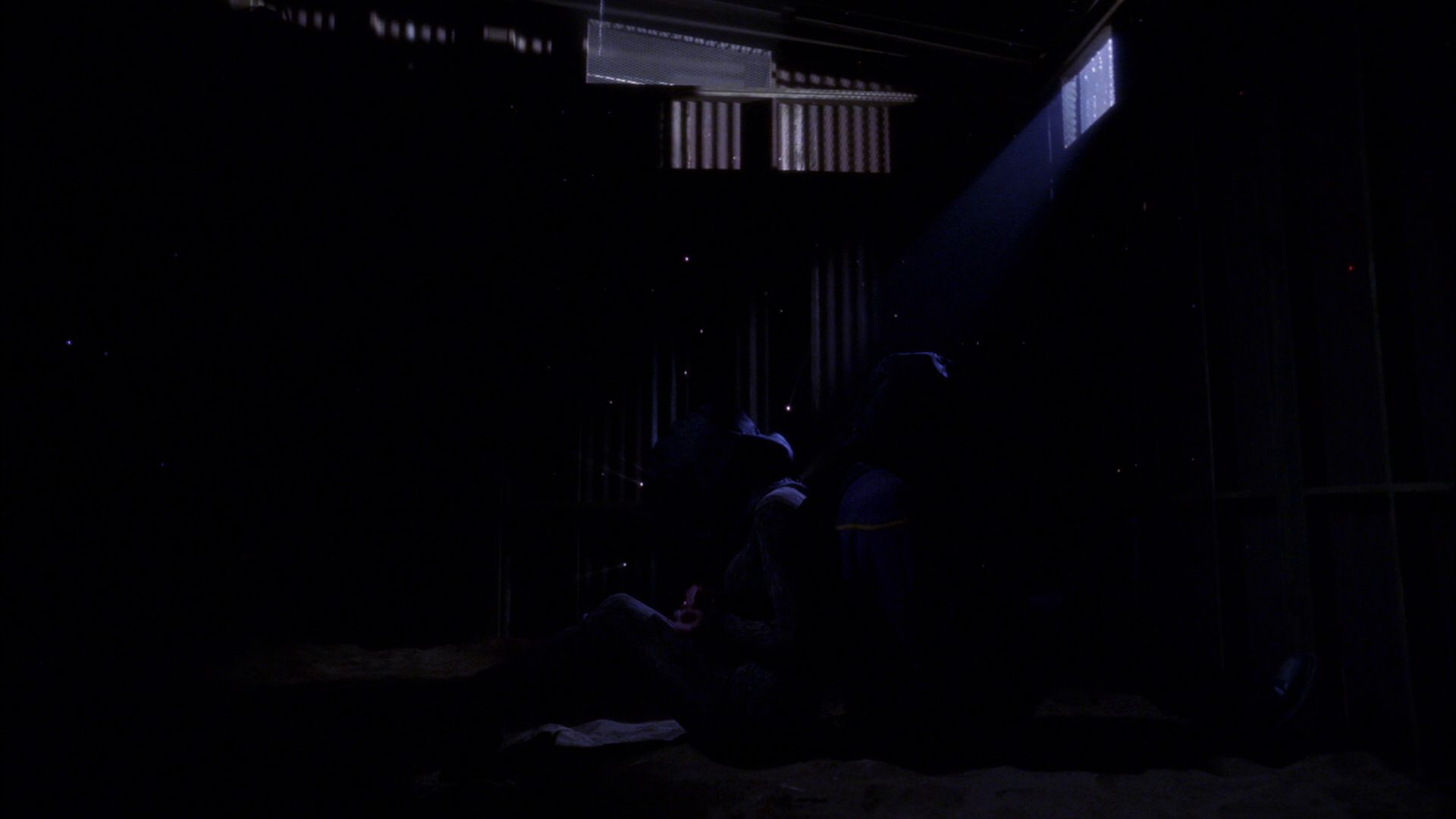 extant_StarTrek_ENT_1x15-ShadowsOfPJem_1152.jpg