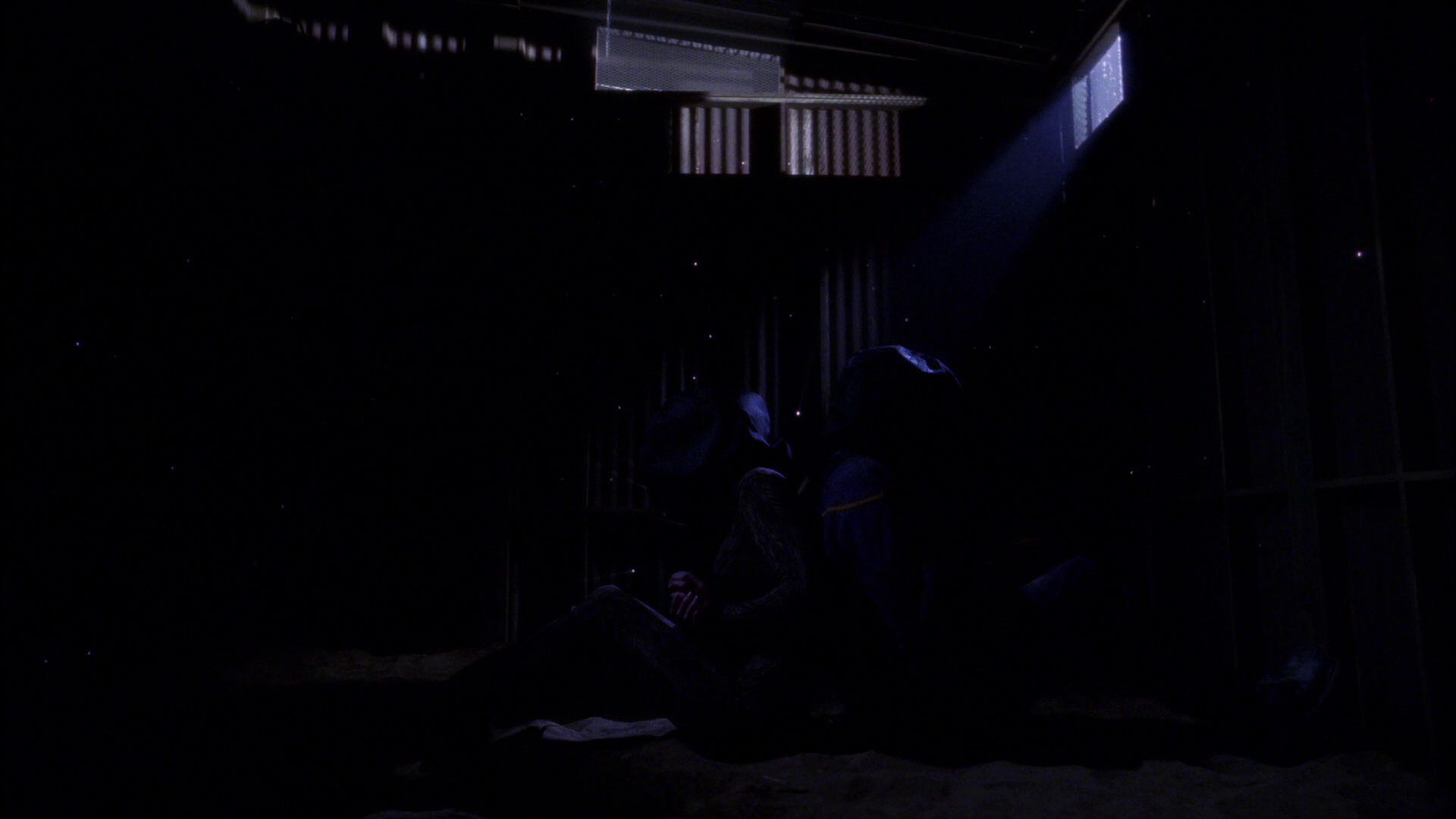extant_StarTrek_ENT_1x15-ShadowsOfPJem_1155.jpg