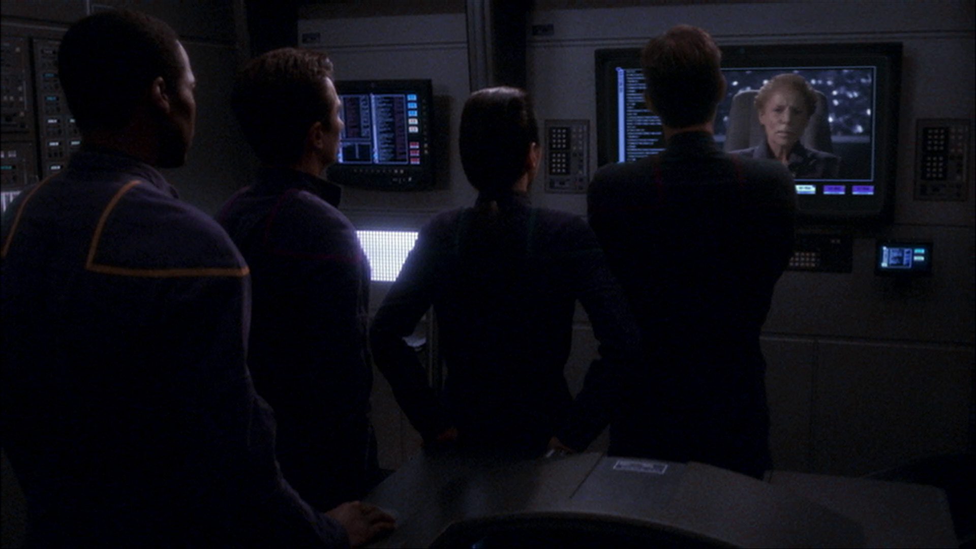 extant_StarTrek_ENT_1x15-ShadowsOfPJem_1383.jpg