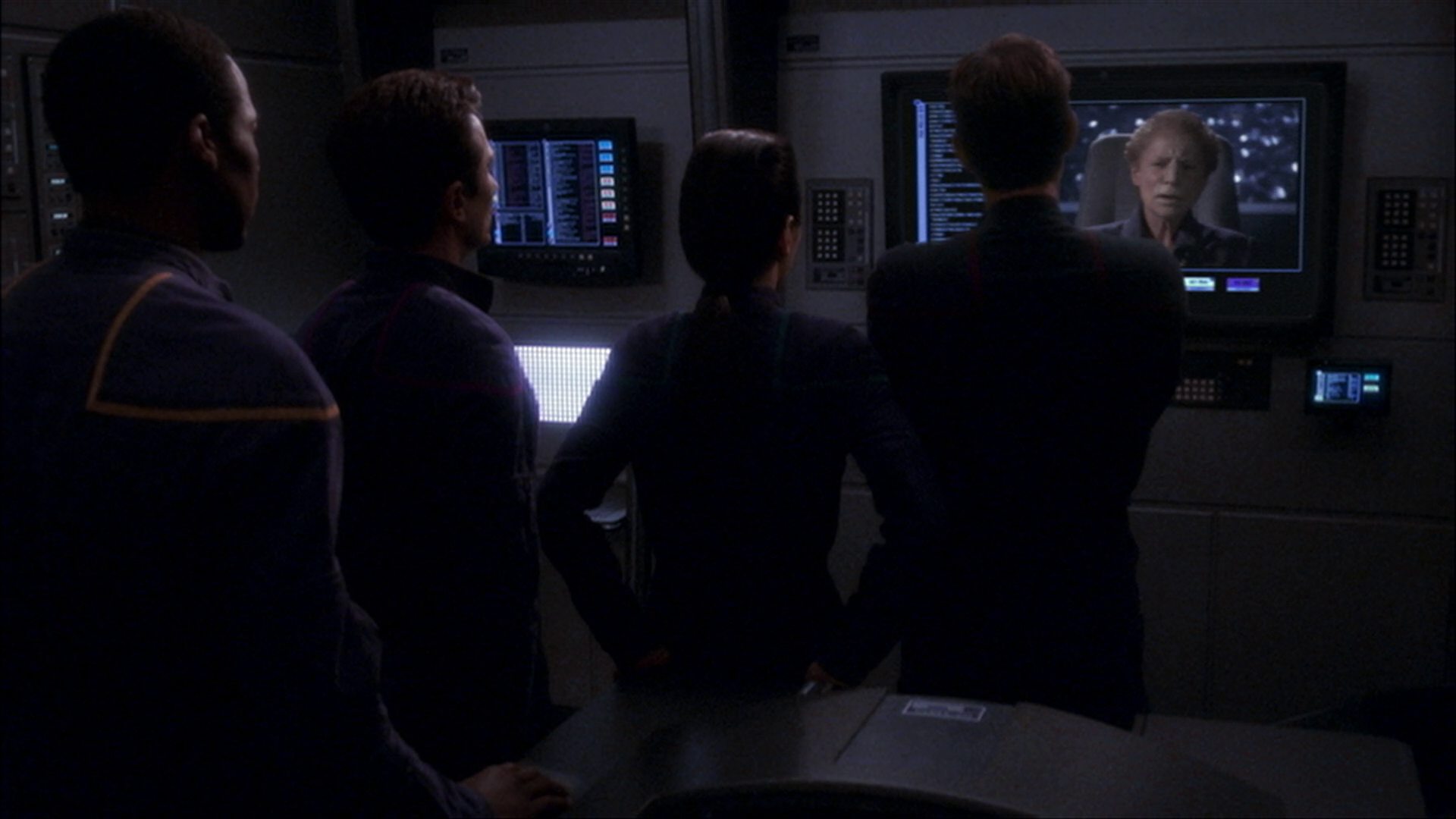 extant_StarTrek_ENT_1x15-ShadowsOfPJem_1385.jpg