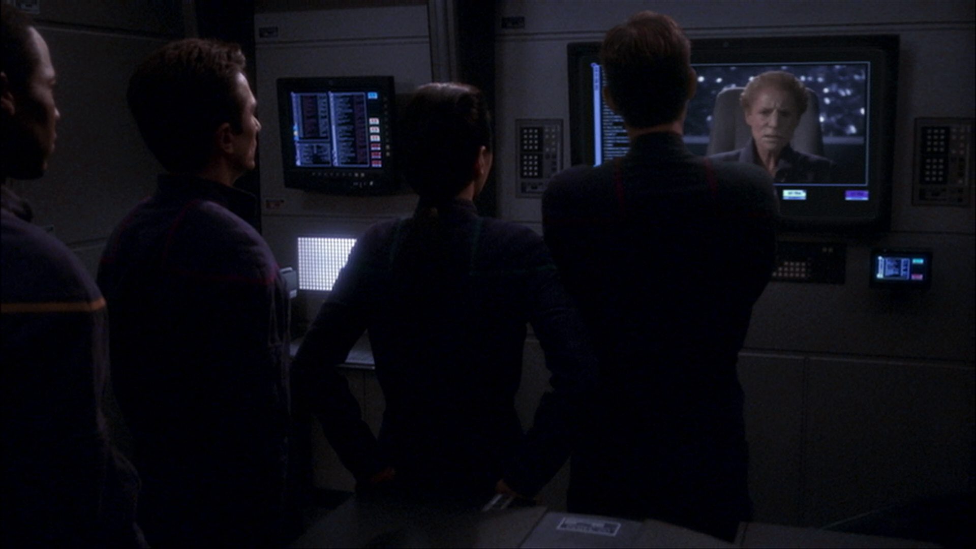 extant_StarTrek_ENT_1x15-ShadowsOfPJem_1391.jpg