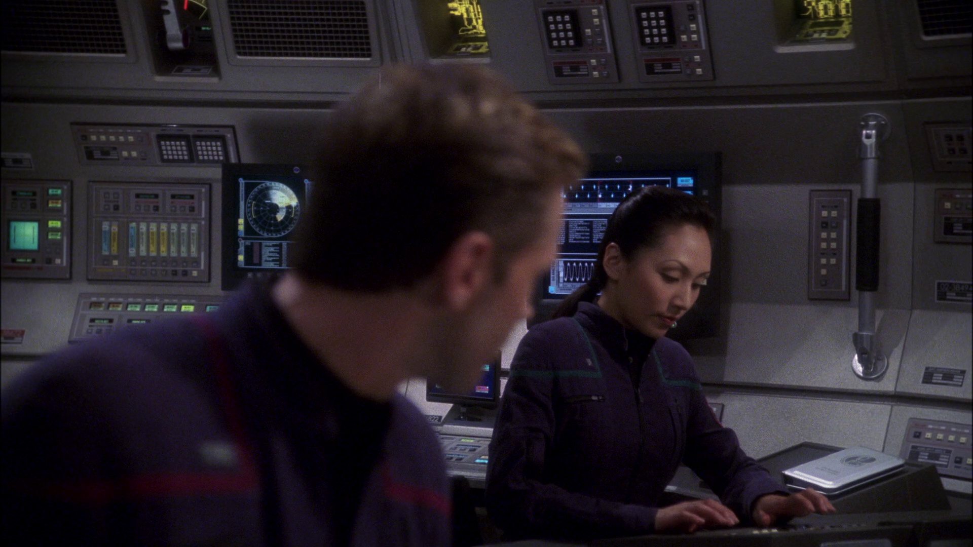 extant_StarTrek_ENT_1x15-ShadowsOfPJem_1488.jpg