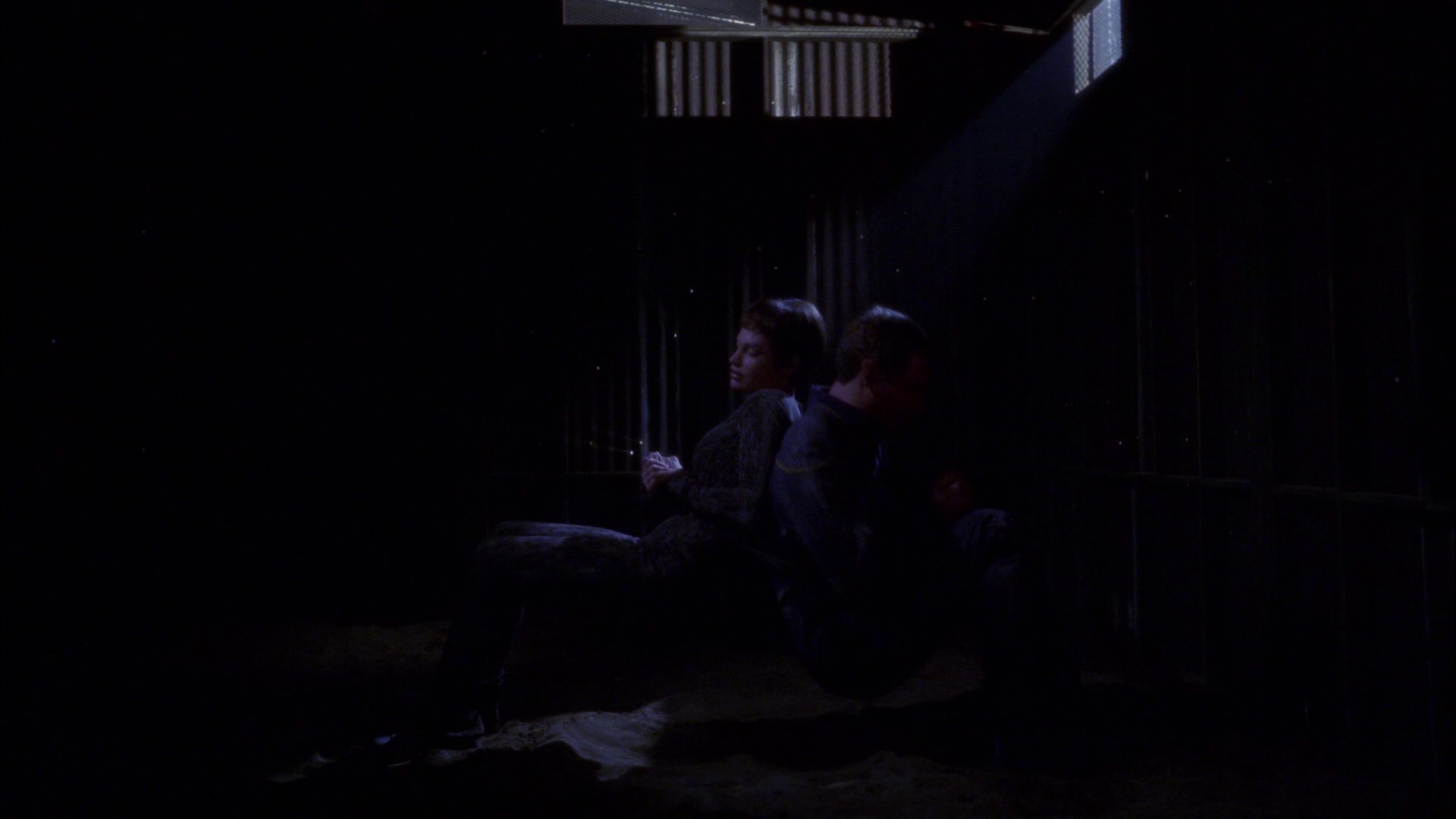 extant_StarTrek_ENT_1x15-ShadowsOfPJem_1503.jpg