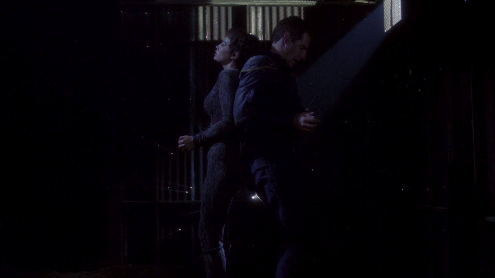 extant_StarTrek_ENT_1x15-ShadowsOfPJem_1586.jpg