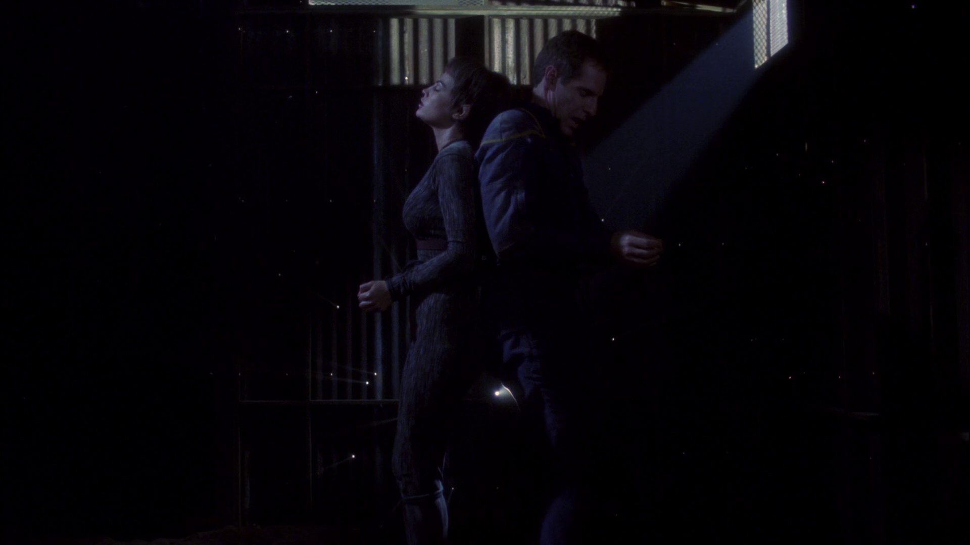 extant_StarTrek_ENT_1x15-ShadowsOfPJem_1588.jpg