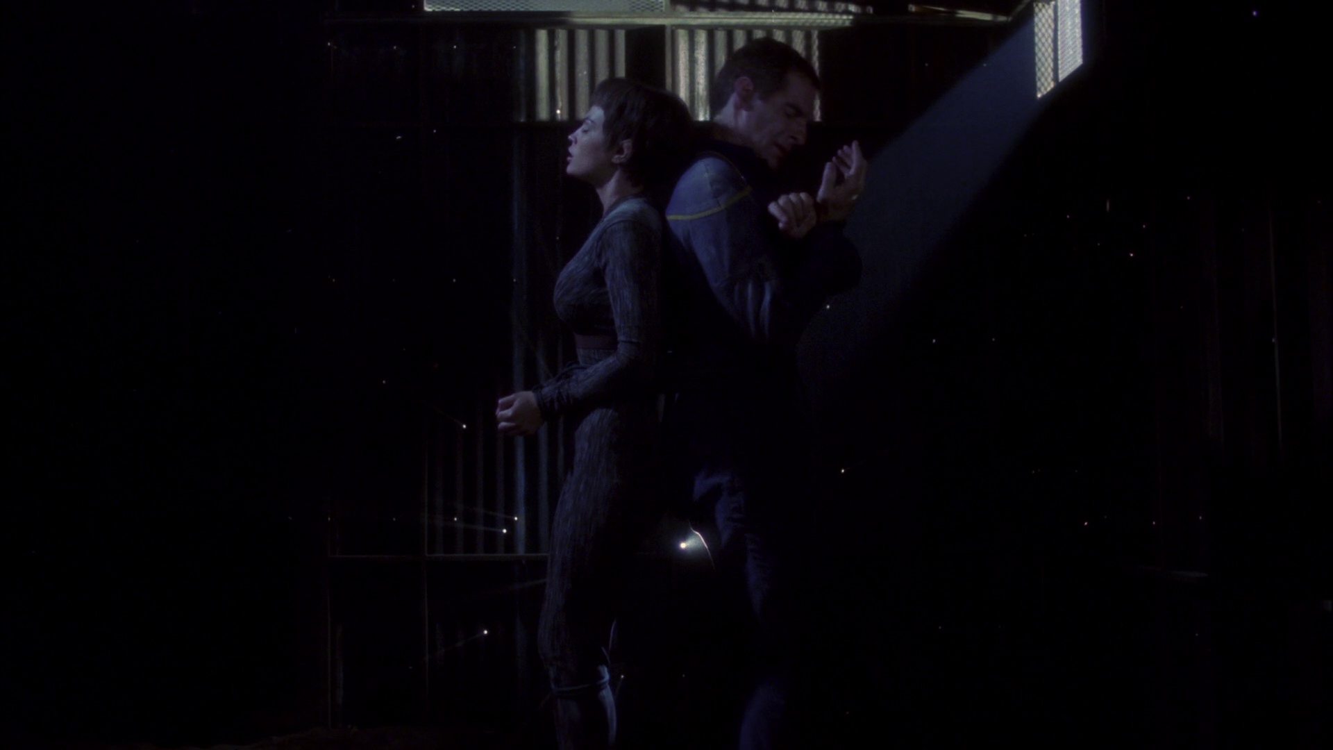 extant_StarTrek_ENT_1x15-ShadowsOfPJem_1589.jpg