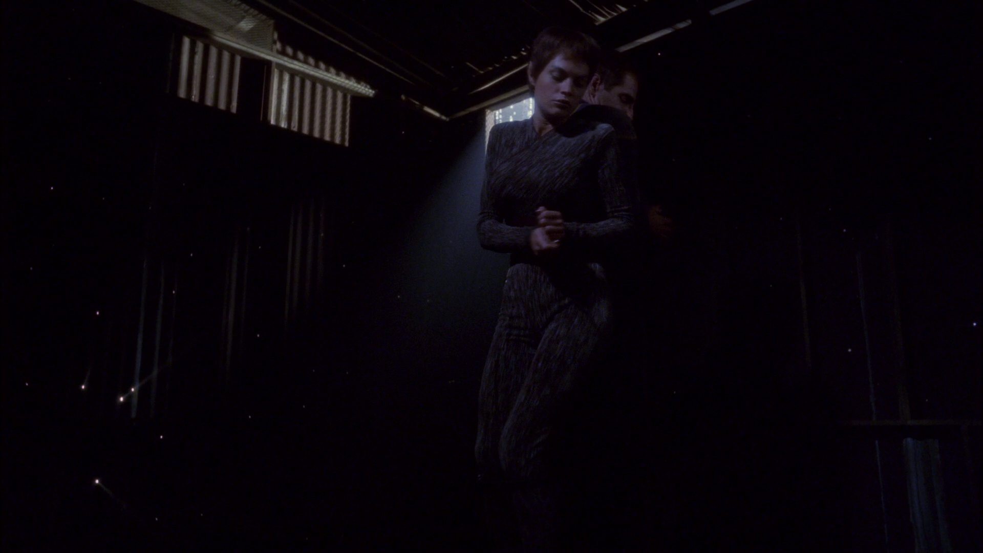 extant_StarTrek_ENT_1x15-ShadowsOfPJem_1619.jpg