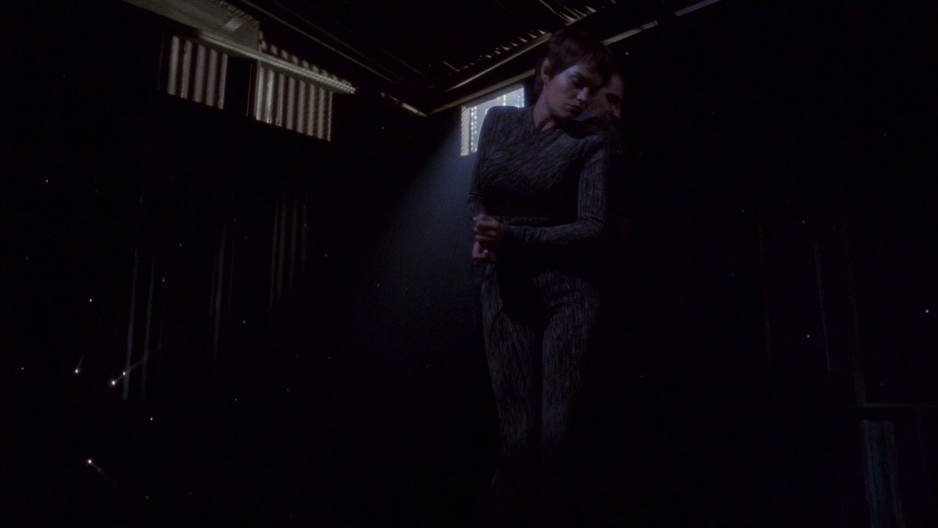 extant_StarTrek_ENT_1x15-ShadowsOfPJem_1620.jpg