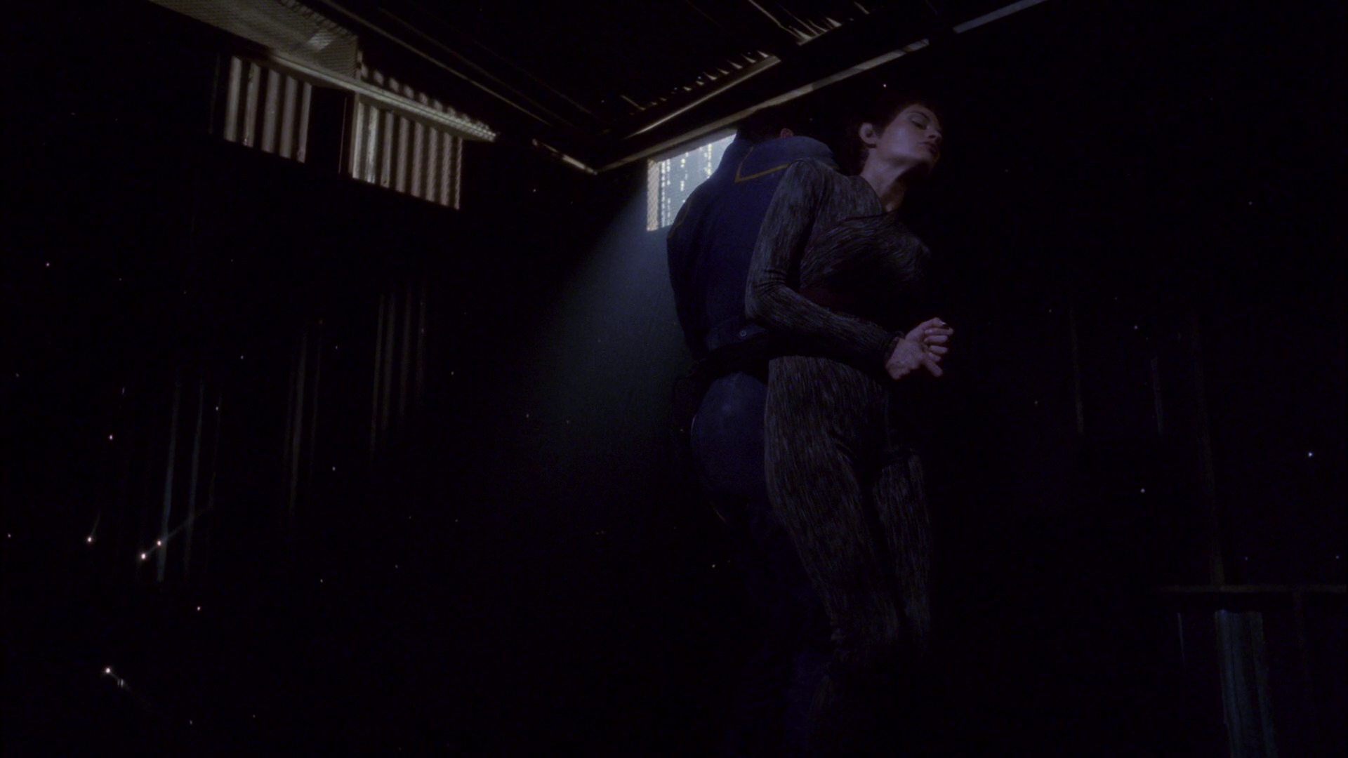 extant_StarTrek_ENT_1x15-ShadowsOfPJem_1627.jpg