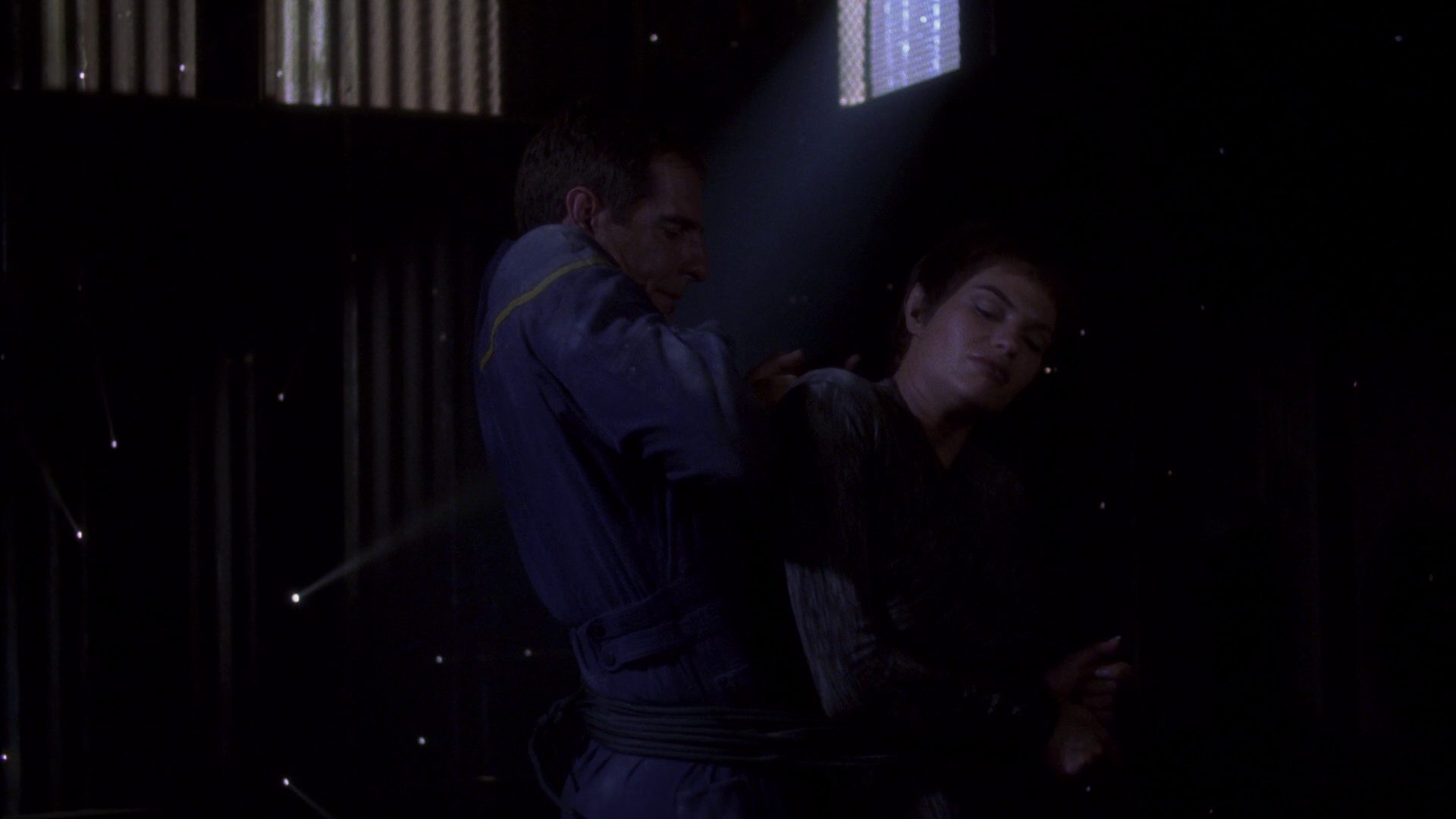 extant_StarTrek_ENT_1x15-ShadowsOfPJem_1646.jpg