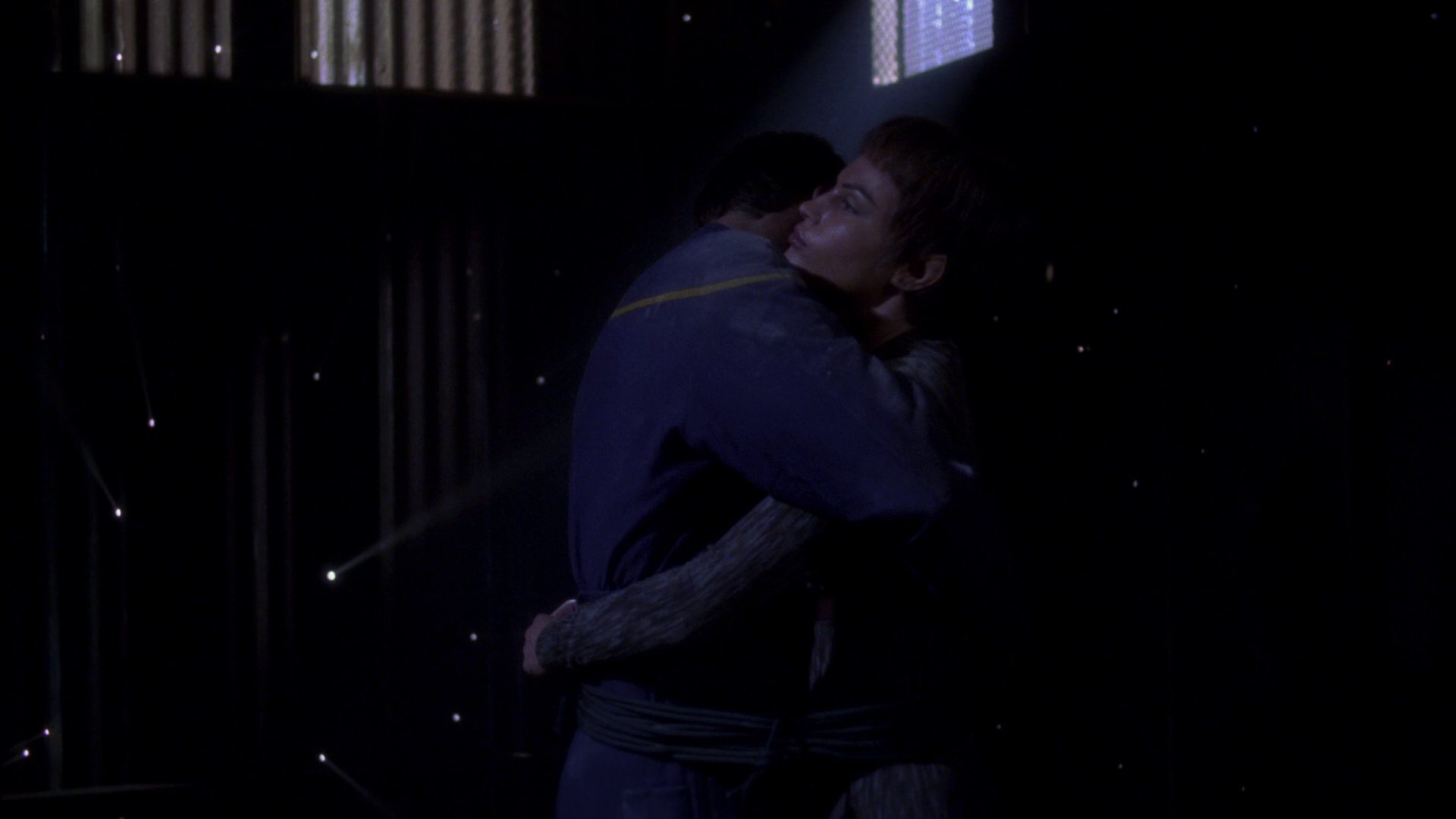 extant_StarTrek_ENT_1x15-ShadowsOfPJem_1735.jpg