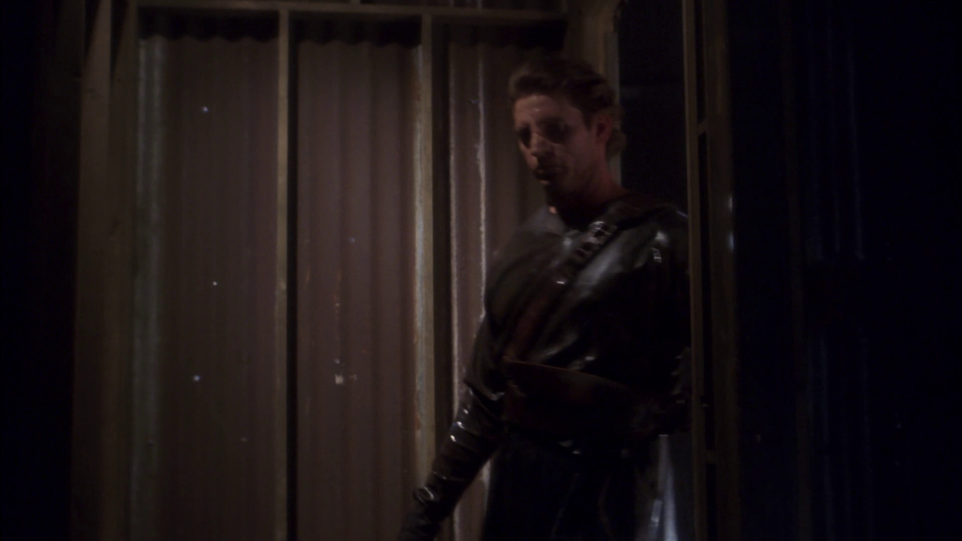 extant_StarTrek_ENT_1x15-ShadowsOfPJem_1832.jpg