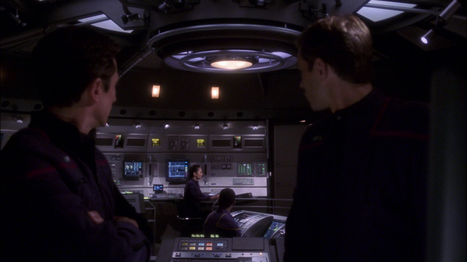 extant_StarTrek_ENT_1x15-ShadowsOfPJem_1928.jpg