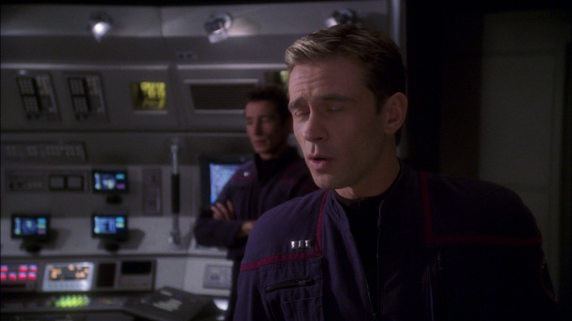 extant_StarTrek_ENT_1x15-ShadowsOfPJem_1945.jpg