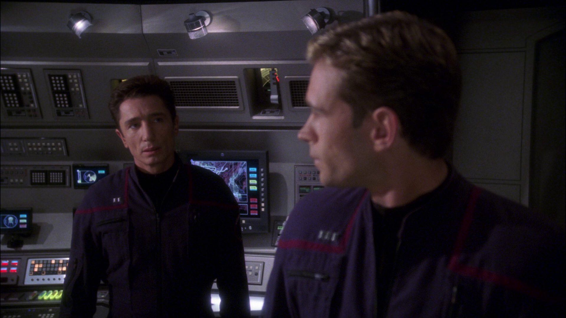 extant_StarTrek_ENT_1x15-ShadowsOfPJem_2012.jpg