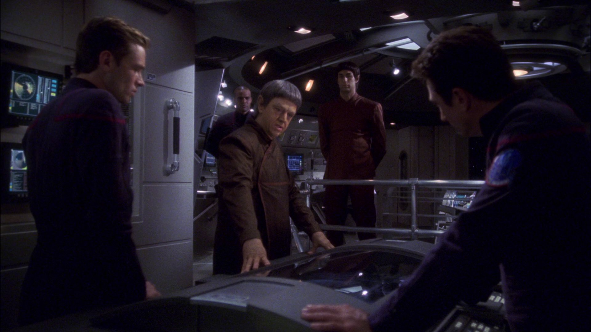 extant_StarTrek_ENT_1x15-ShadowsOfPJem_2152.jpg
