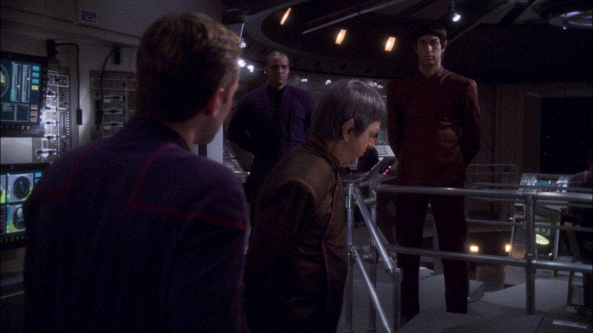 extant_StarTrek_ENT_1x15-ShadowsOfPJem_2175.jpg