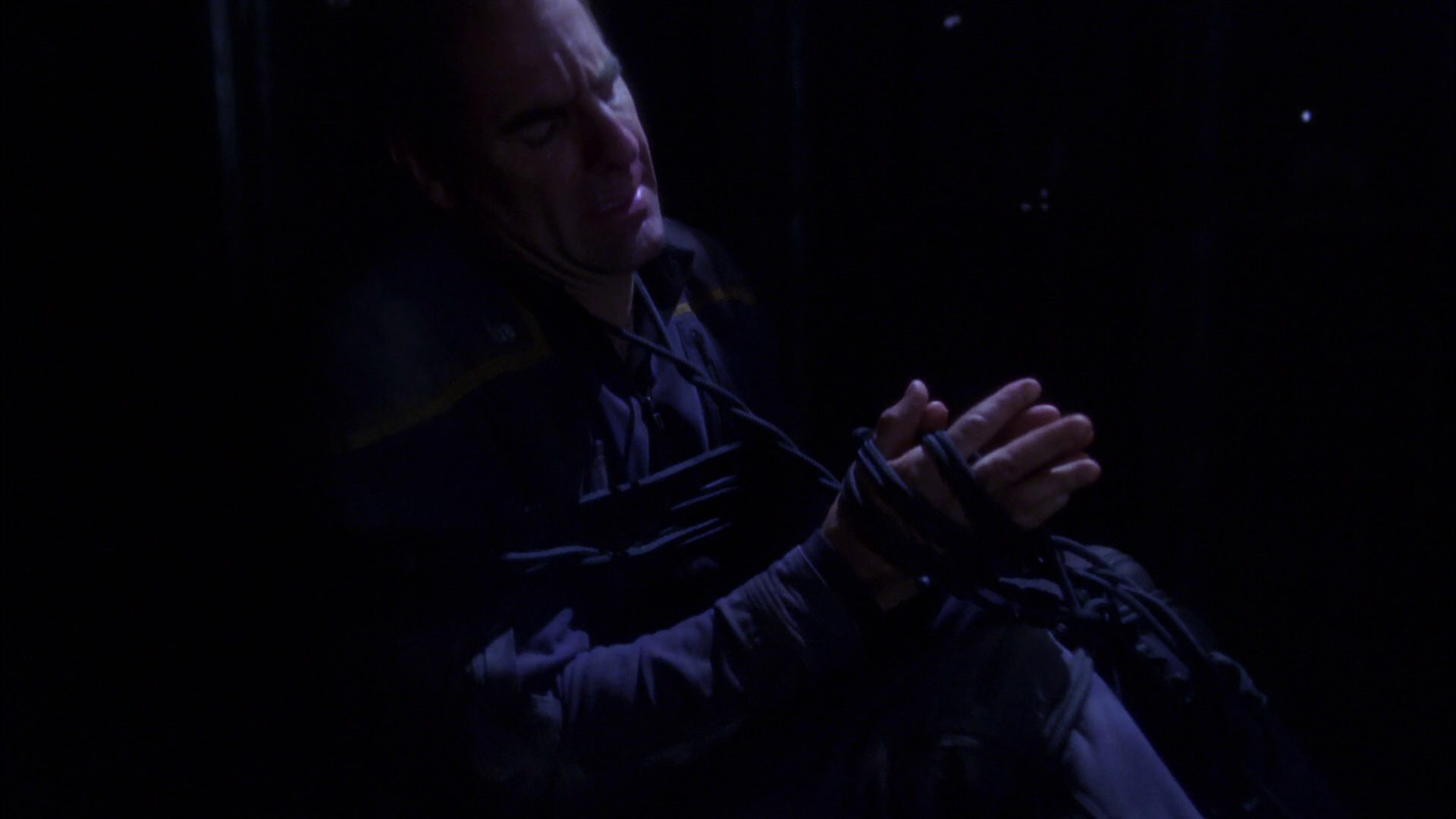 extant_StarTrek_ENT_1x15-ShadowsOfPJem_2278.jpg