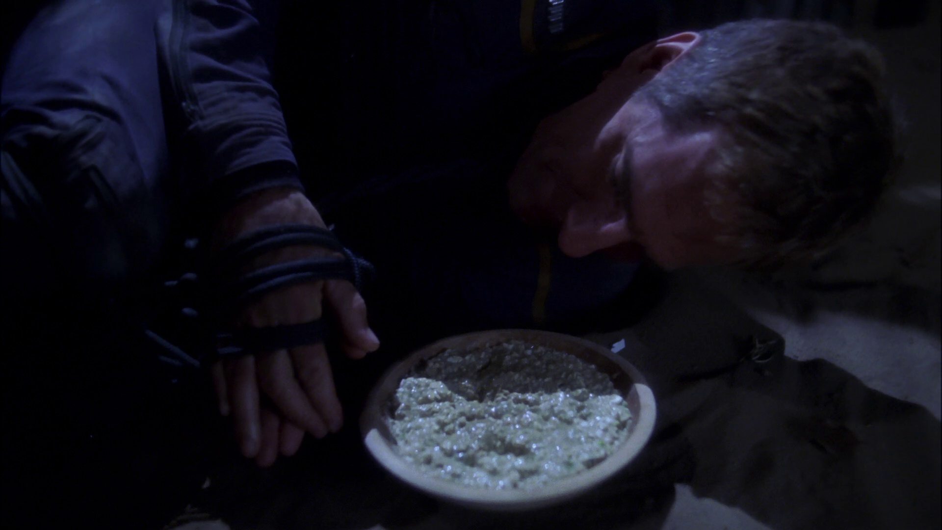 extant_StarTrek_ENT_1x15-ShadowsOfPJem_2347.jpg