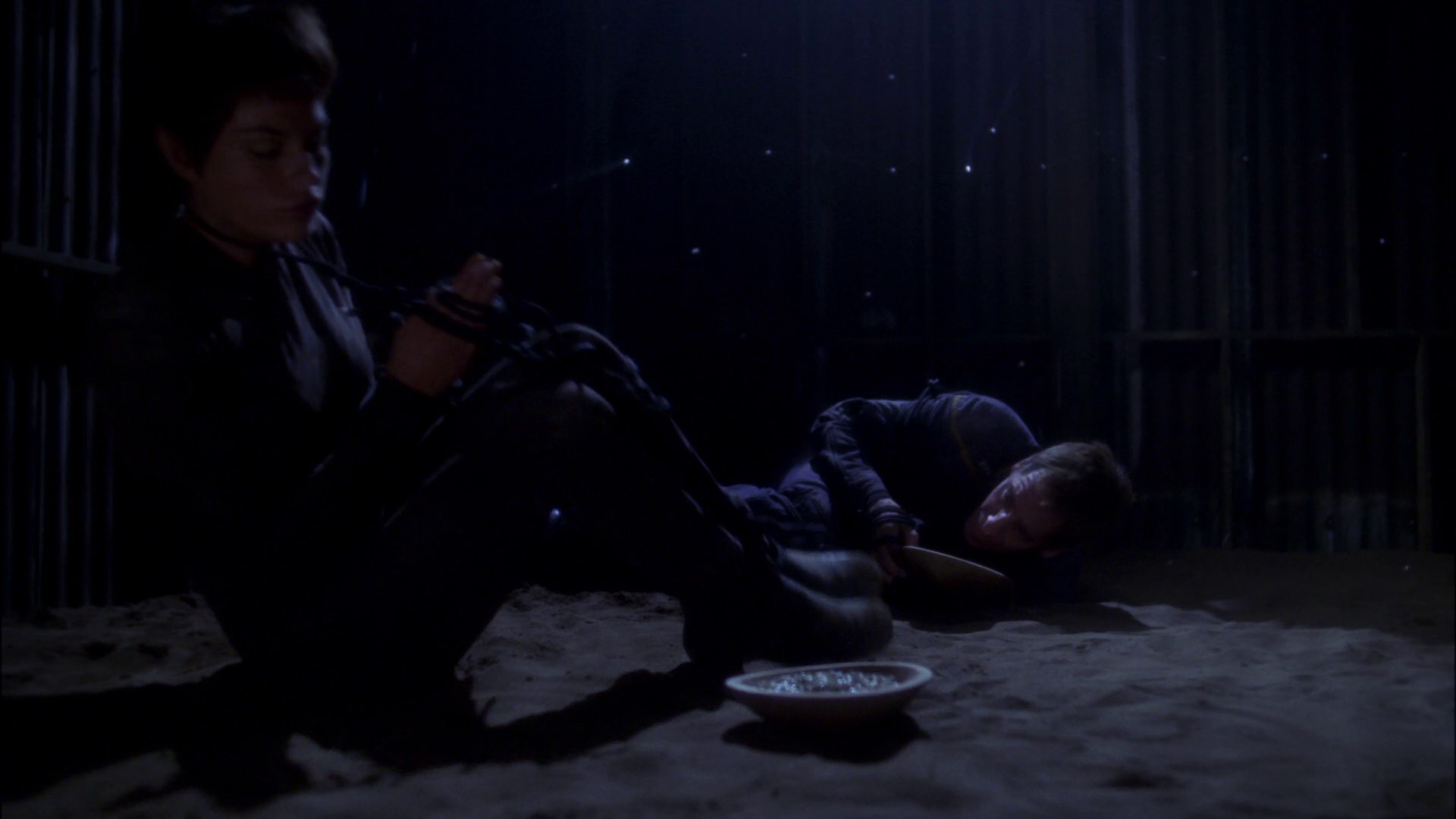 extant_StarTrek_ENT_1x15-ShadowsOfPJem_2409.jpg