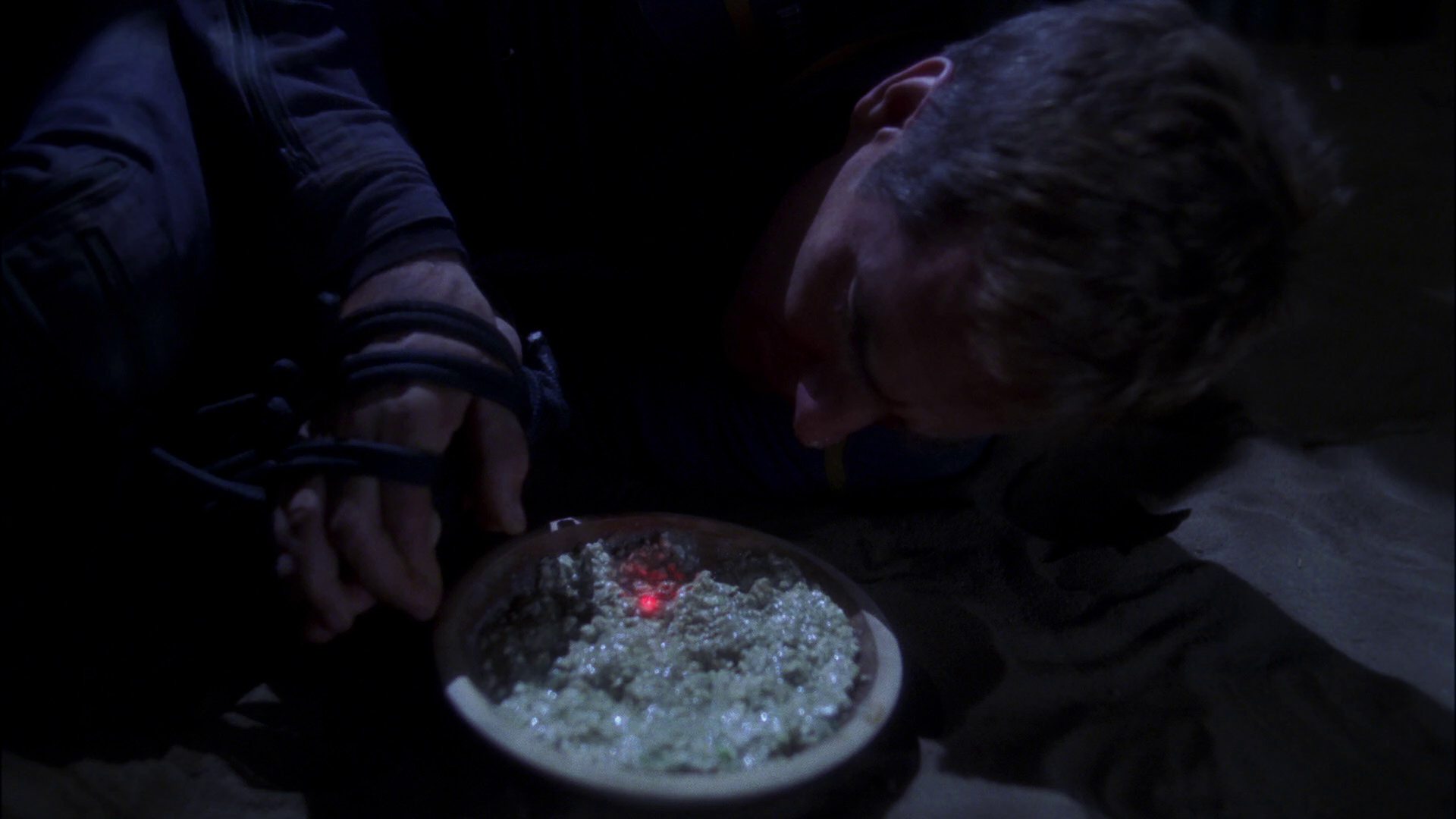 extant_StarTrek_ENT_1x15-ShadowsOfPJem_2447.jpg