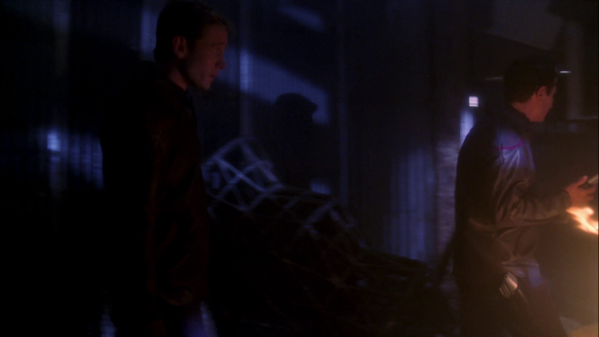 extant_StarTrek_ENT_1x15-ShadowsOfPJem_2532.jpg