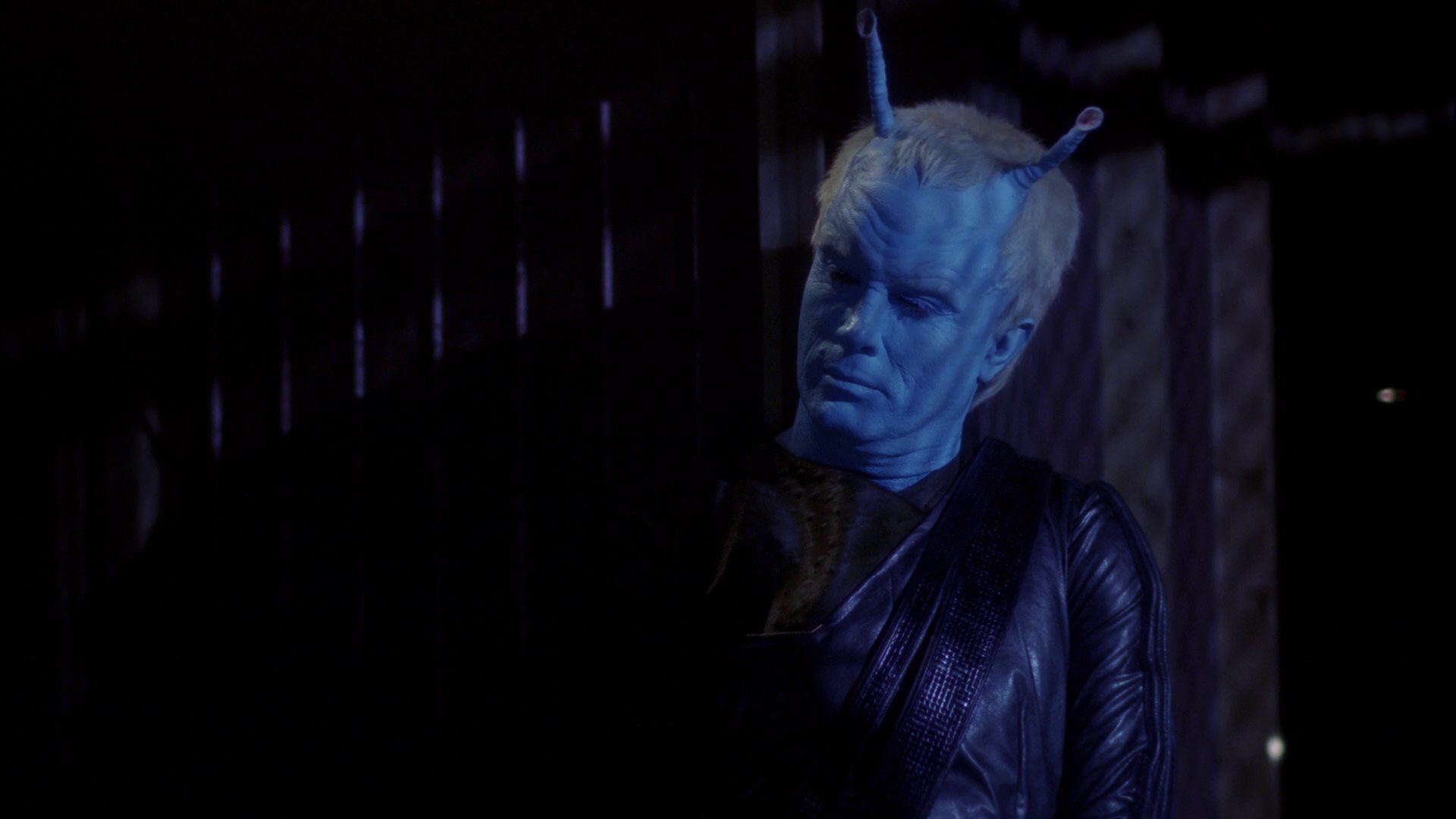 extant_StarTrek_ENT_1x15-ShadowsOfPJem_2617.jpg