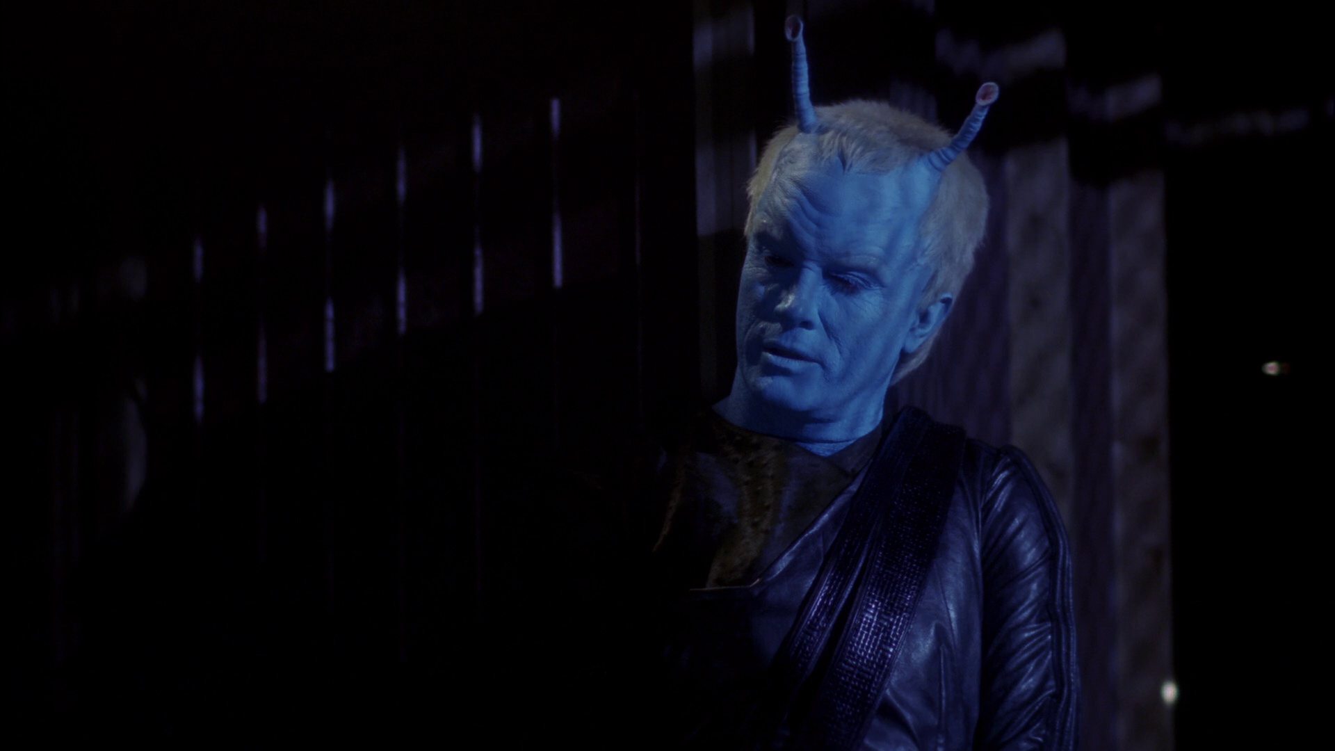 extant_StarTrek_ENT_1x15-ShadowsOfPJem_2620.jpg
