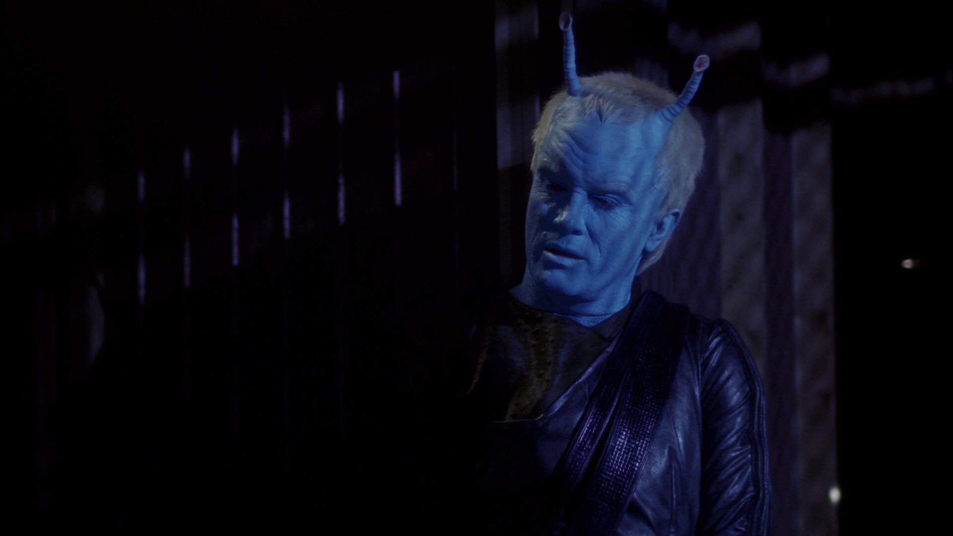 extant_StarTrek_ENT_1x15-ShadowsOfPJem_2621.jpg
