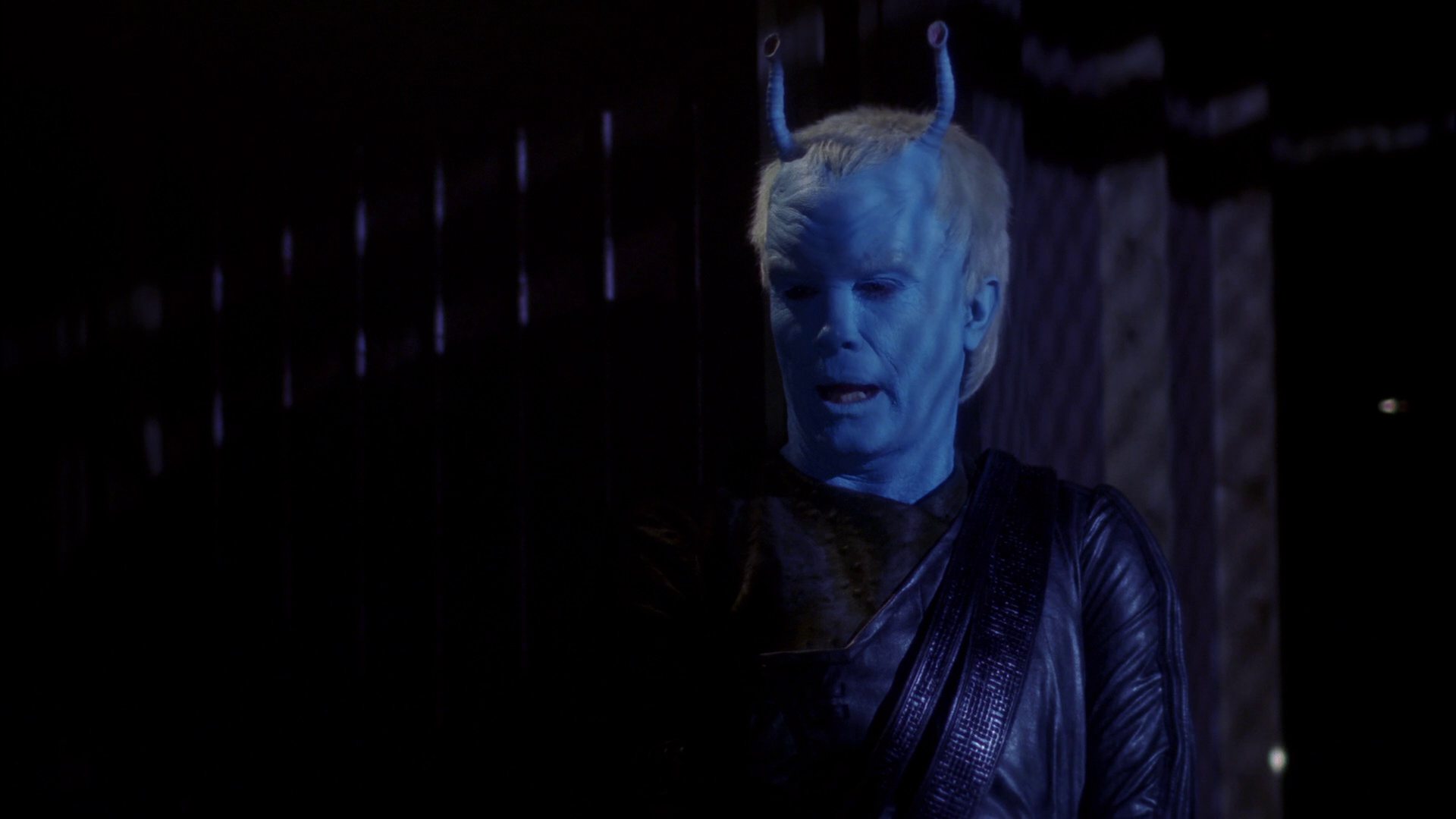 extant_StarTrek_ENT_1x15-ShadowsOfPJem_2634.jpg