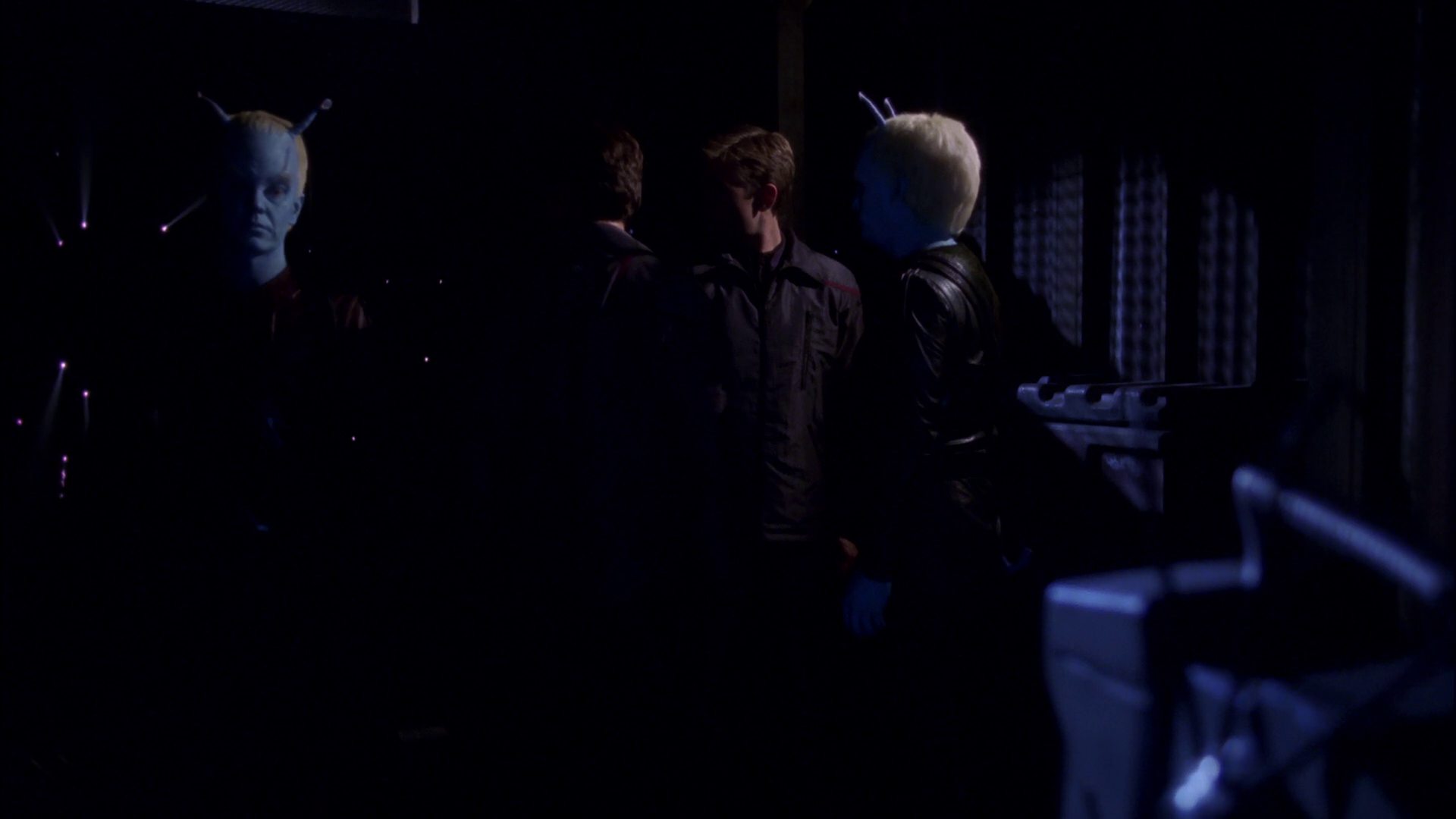 extant_StarTrek_ENT_1x15-ShadowsOfPJem_2758.jpg