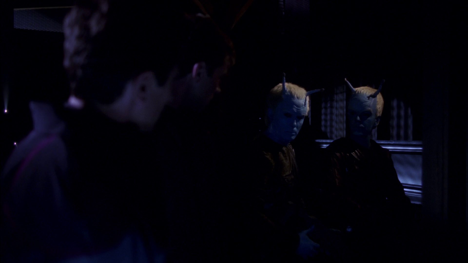 extant_StarTrek_ENT_1x15-ShadowsOfPJem_2830.jpg