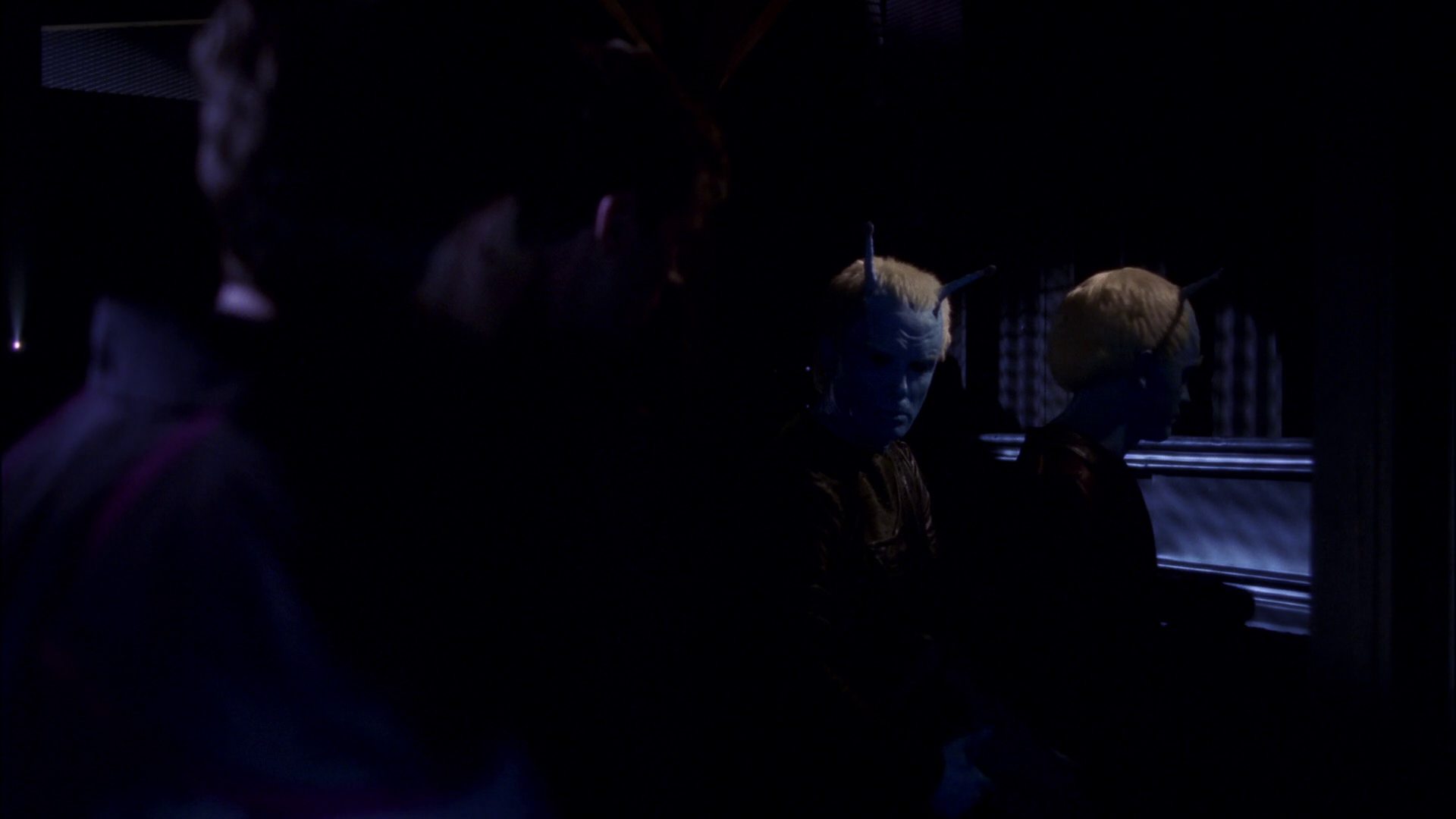 extant_StarTrek_ENT_1x15-ShadowsOfPJem_2831.jpg