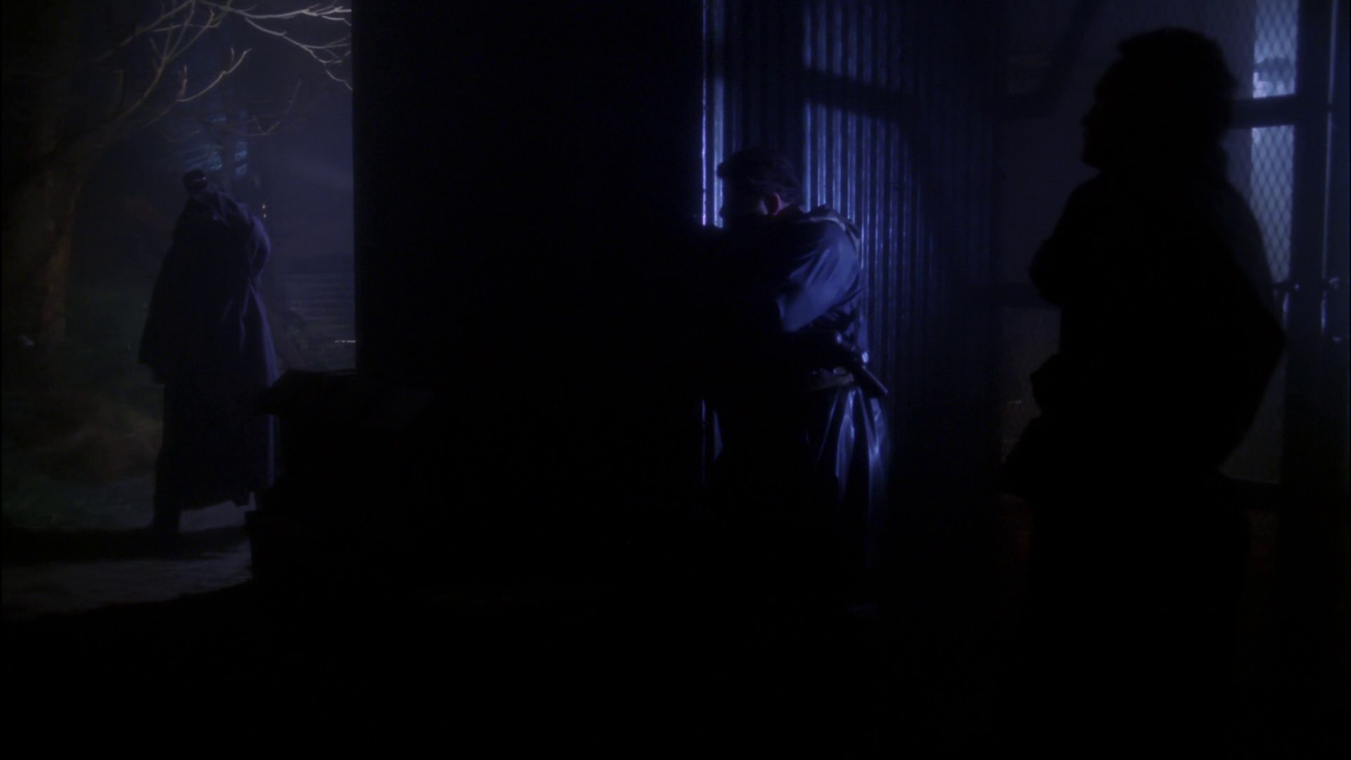extant_StarTrek_ENT_1x15-ShadowsOfPJem_2911.jpg