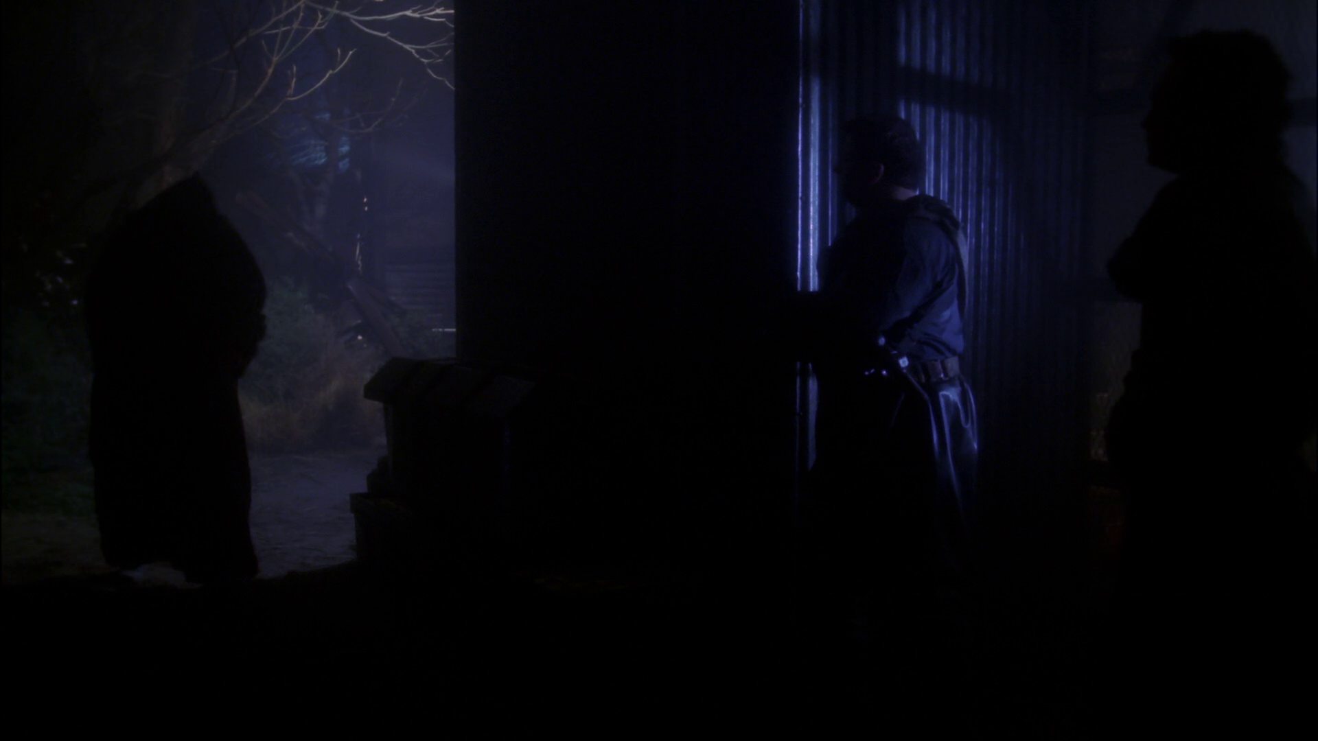 extant_StarTrek_ENT_1x15-ShadowsOfPJem_2914.jpg