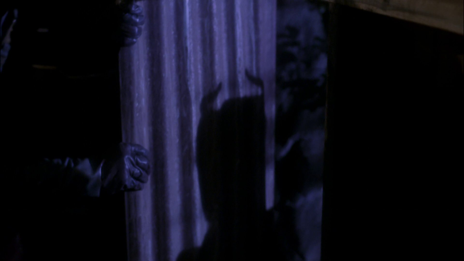extant_StarTrek_ENT_1x15-ShadowsOfPJem_2959.jpg