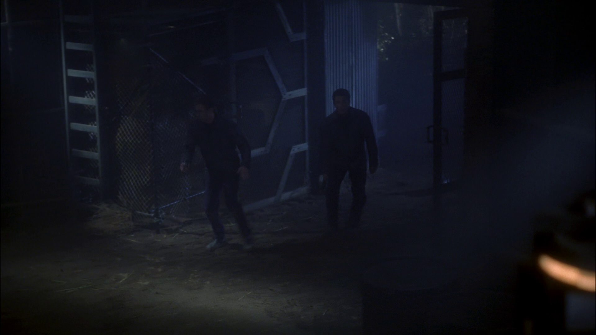 extant_StarTrek_ENT_1x15-ShadowsOfPJem_3024.jpg