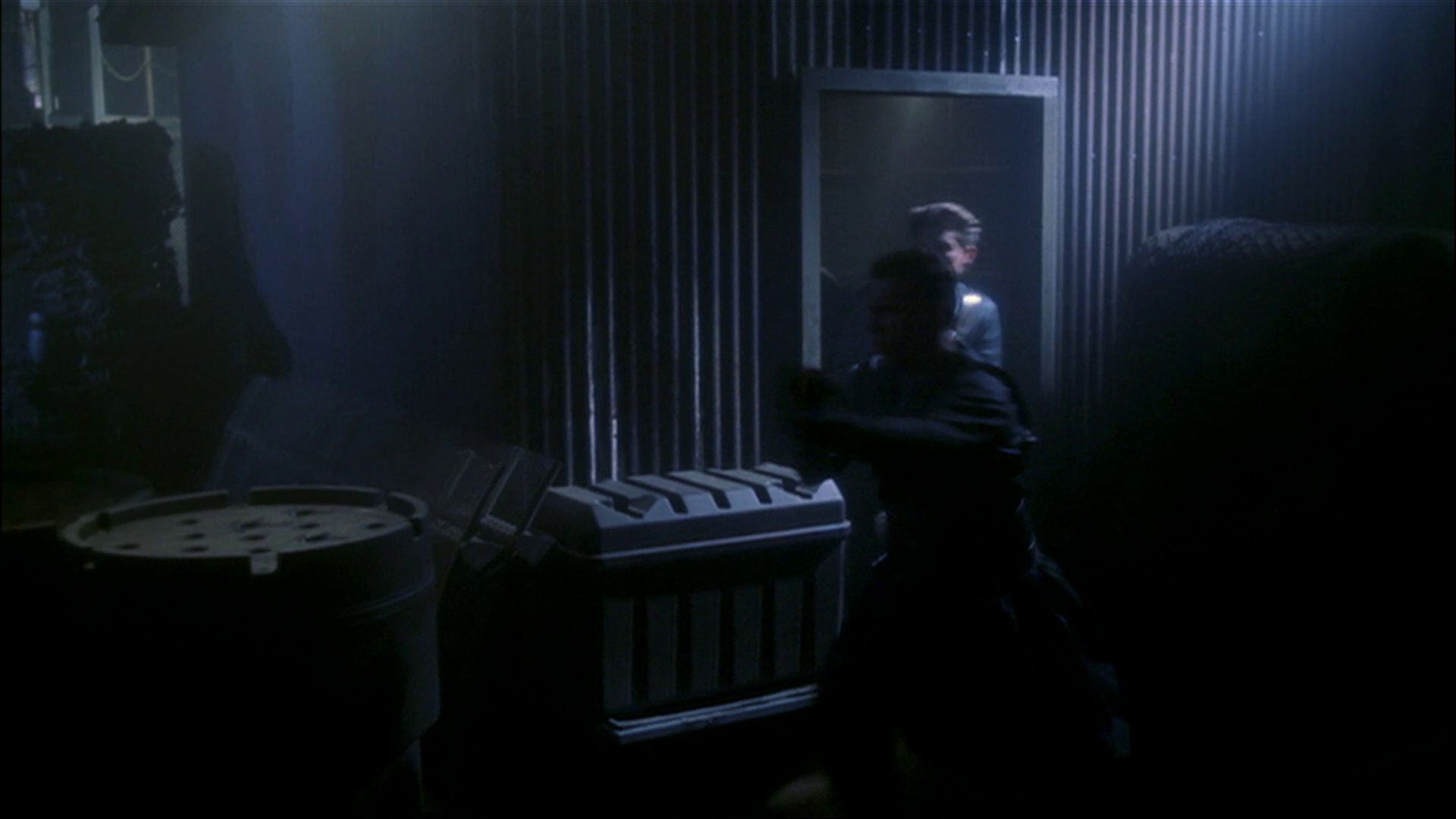 extant_StarTrek_ENT_1x15-ShadowsOfPJem_3052.jpg
